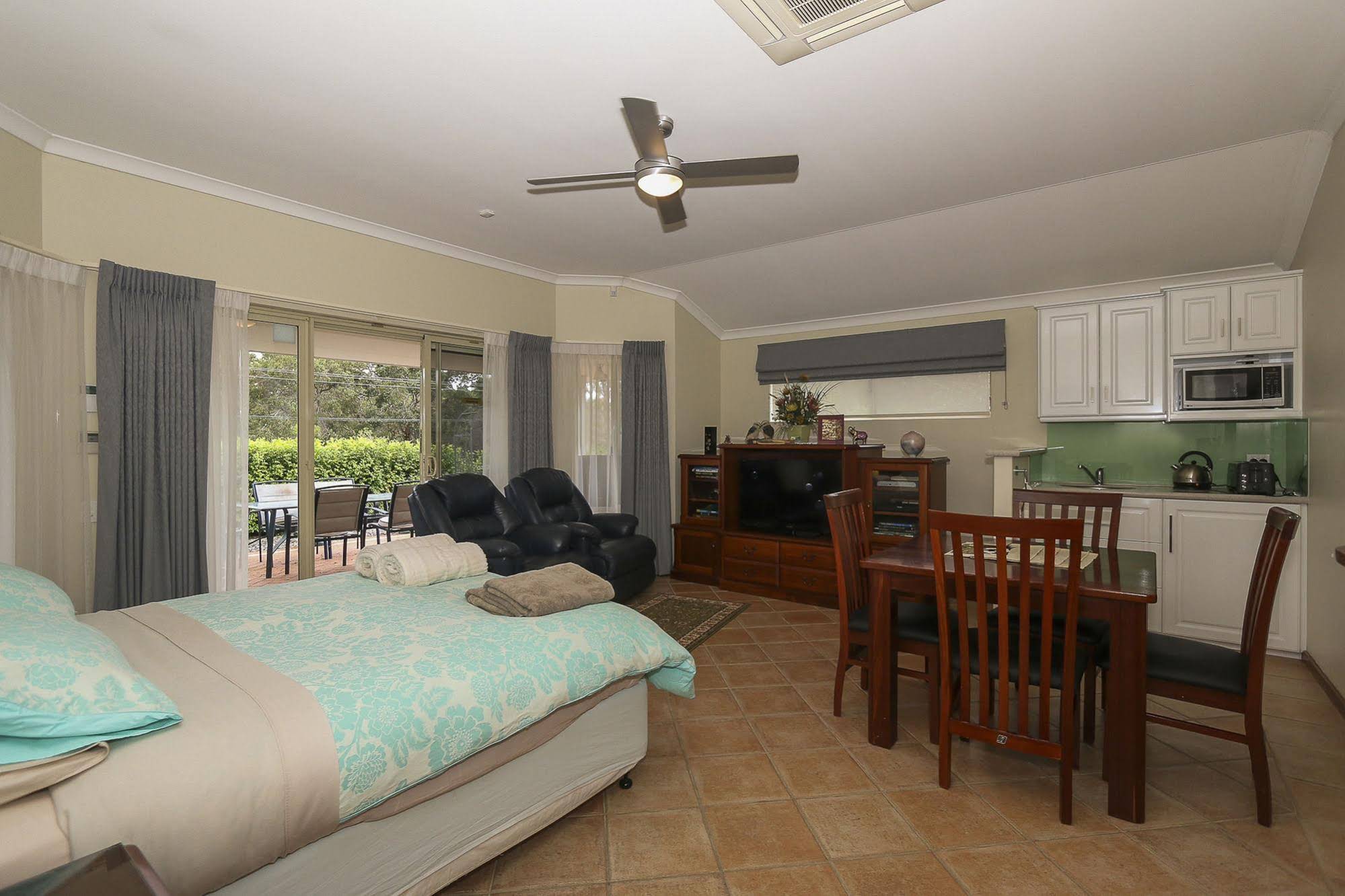 The Good Life Bed & Breakfast