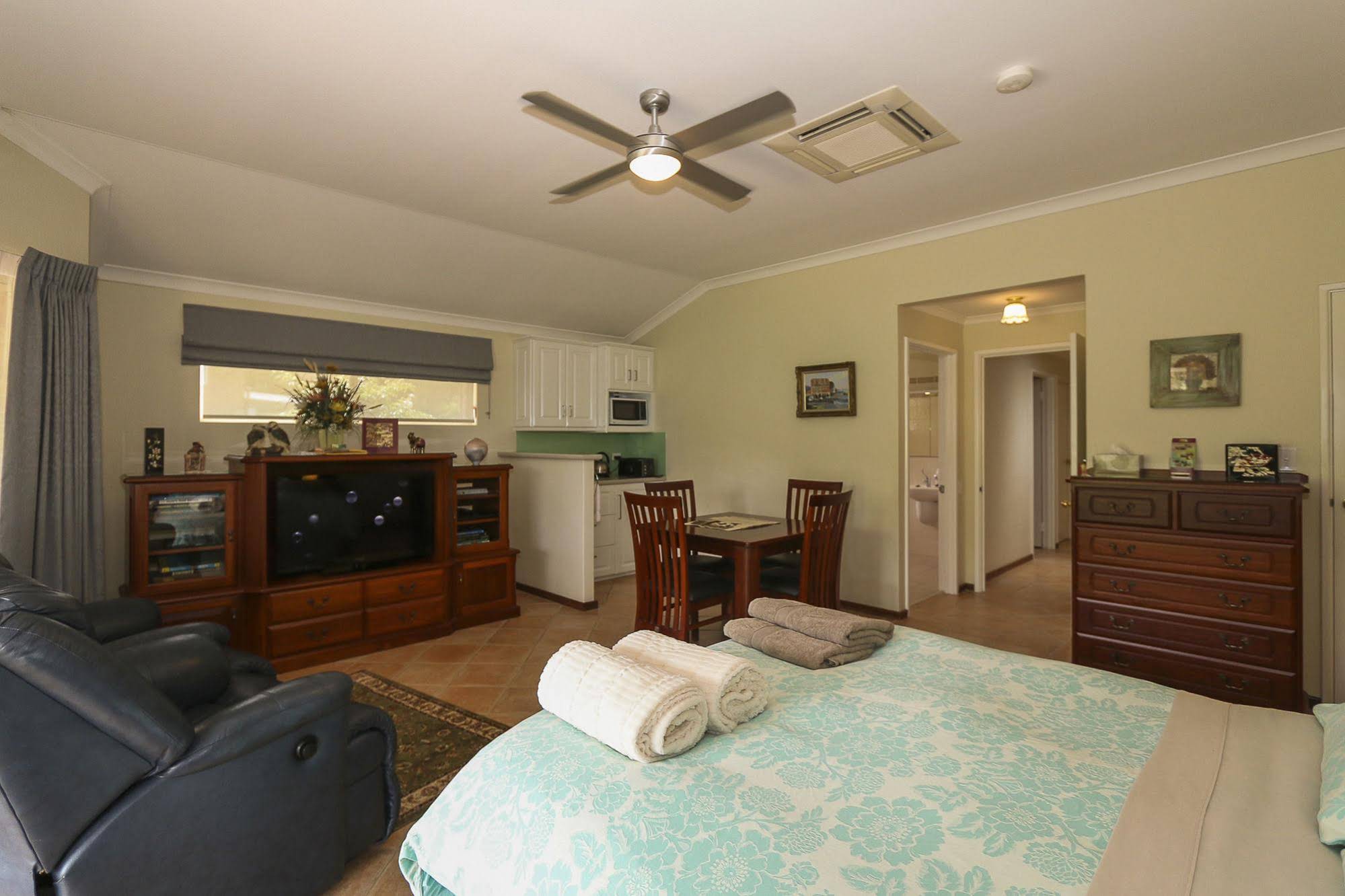 The Good Life Bed & Breakfast