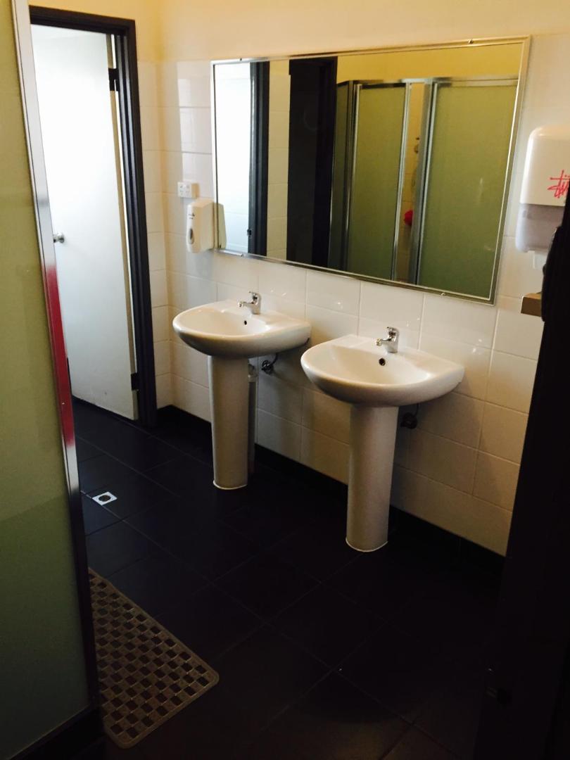 The Shiralee Backpackers Hostel