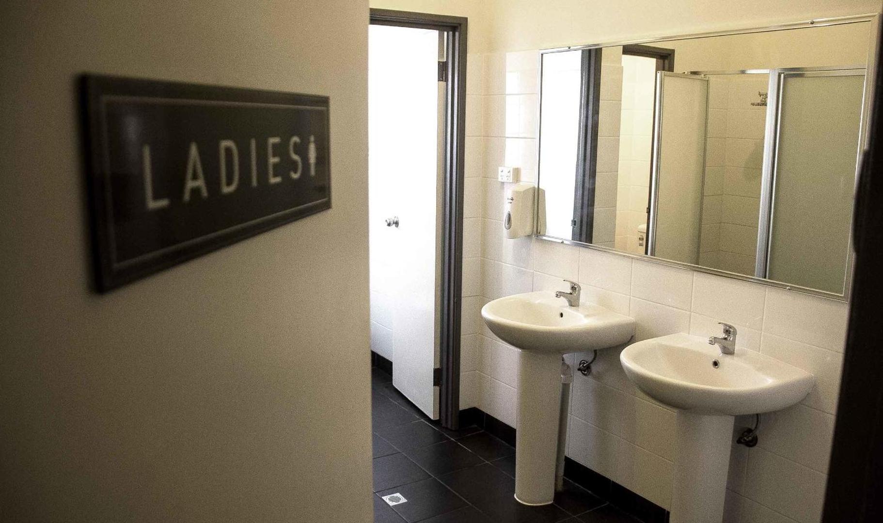 The Shiralee Backpackers Hostel