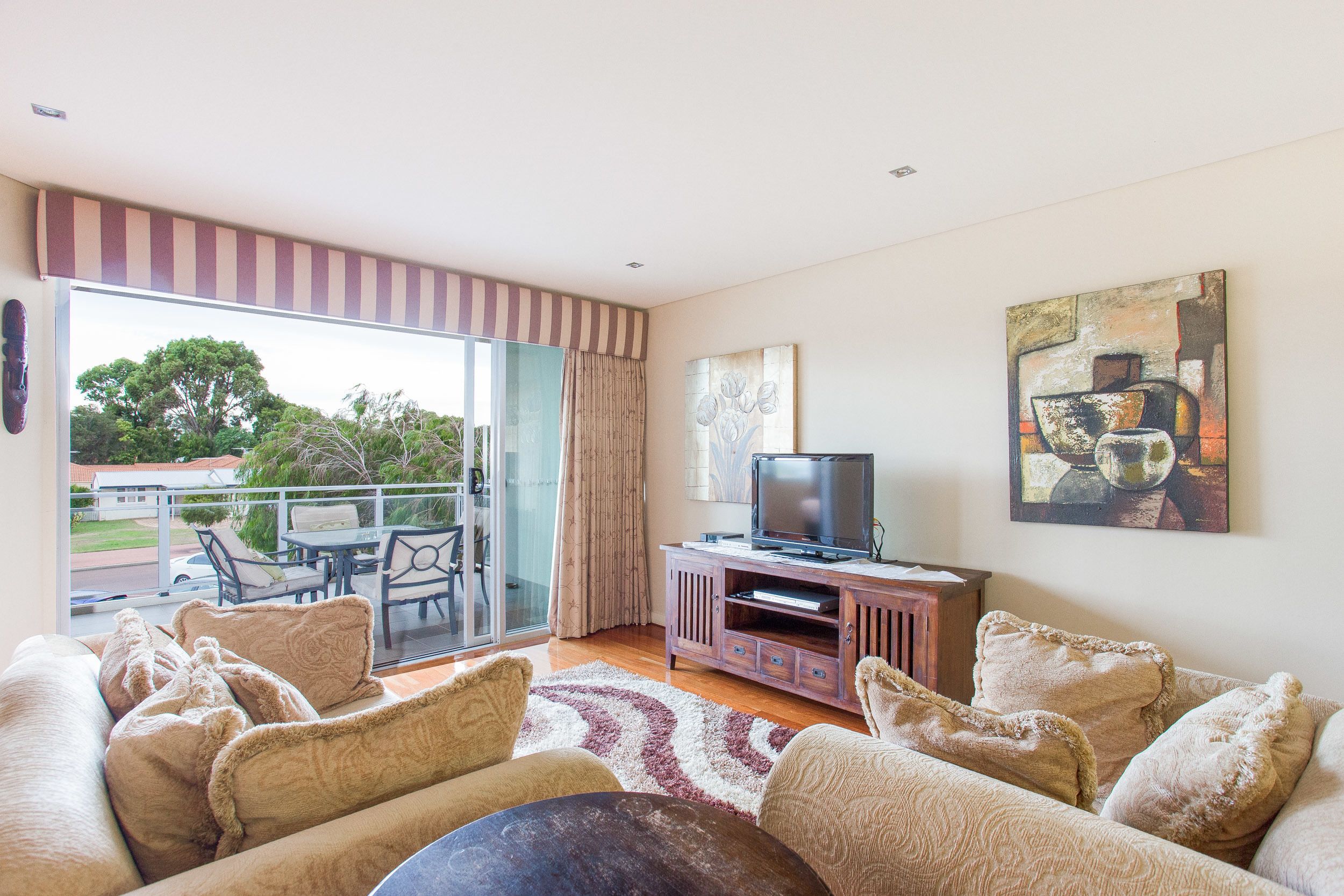 Rockingham Apartments