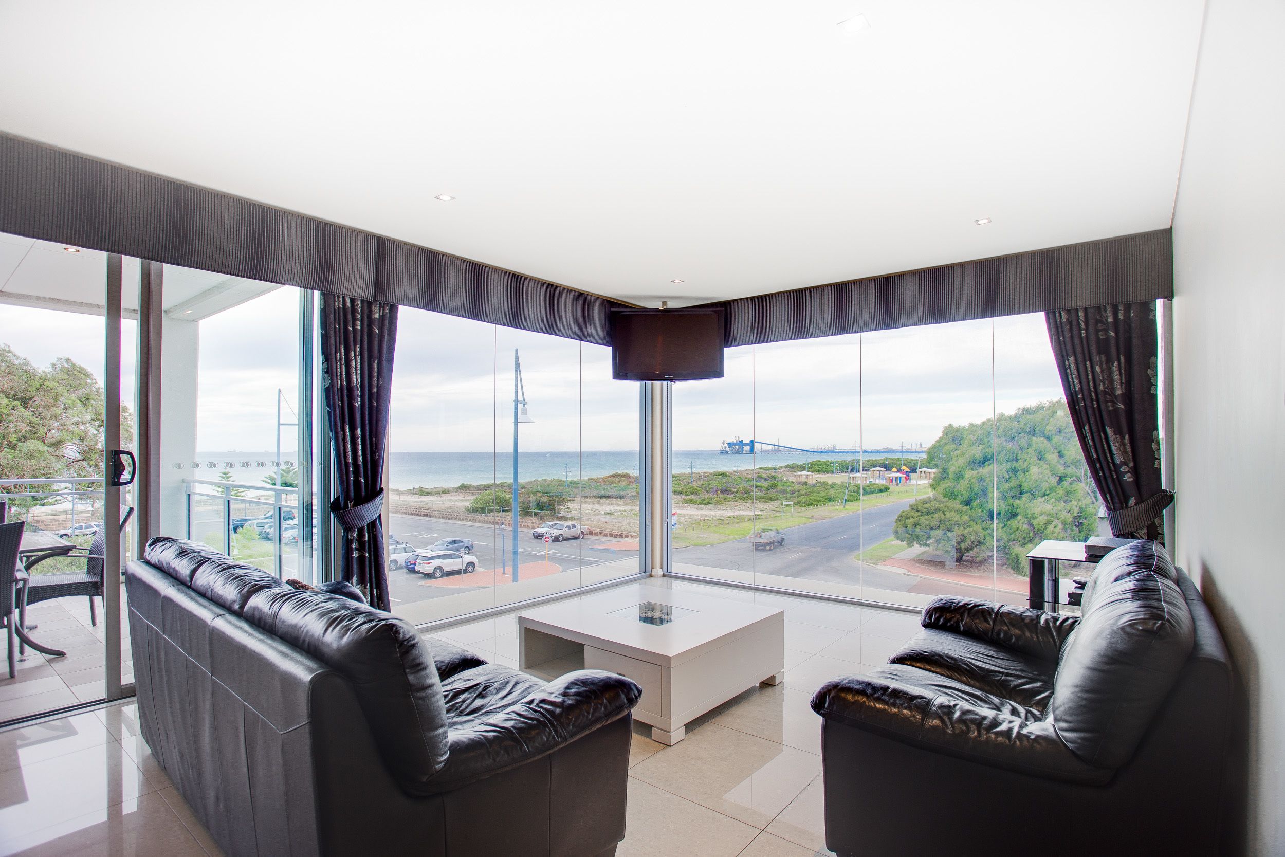 Rockingham Apartments