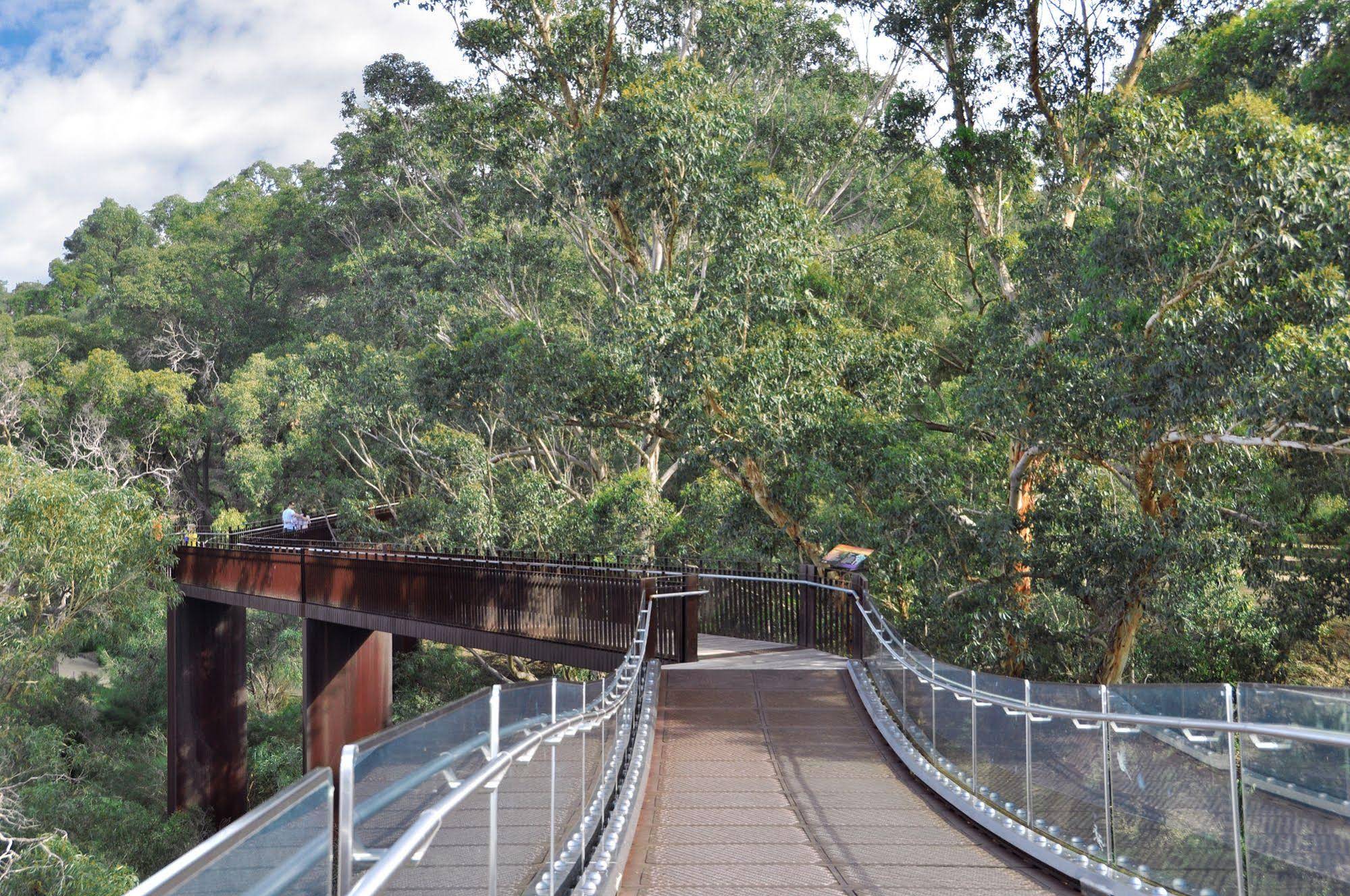 Park Vista Executive Apartments