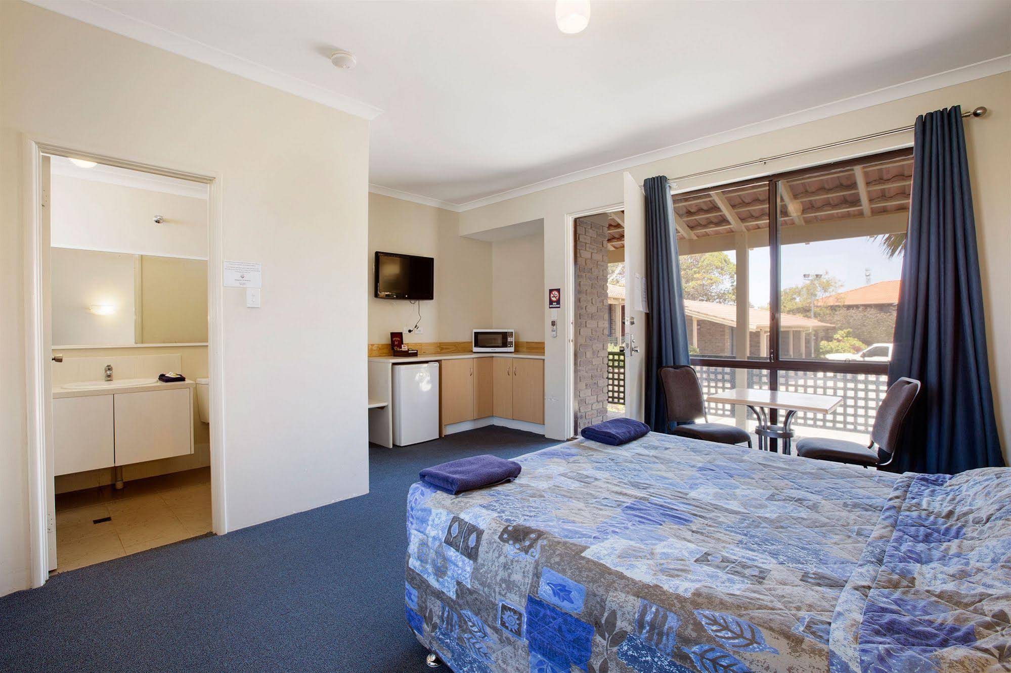 Nightcap at Wanneroo Tavern