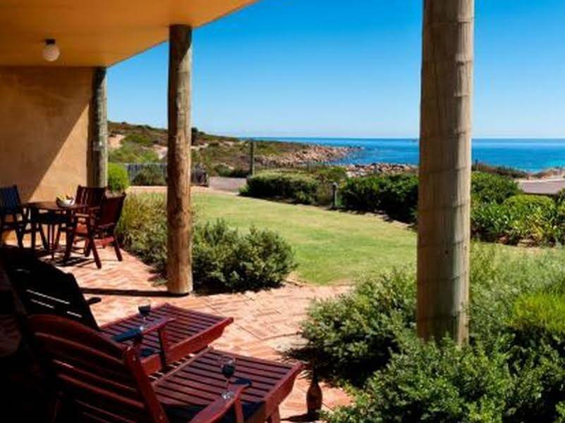 Canal Rocks Beachfront Apartments