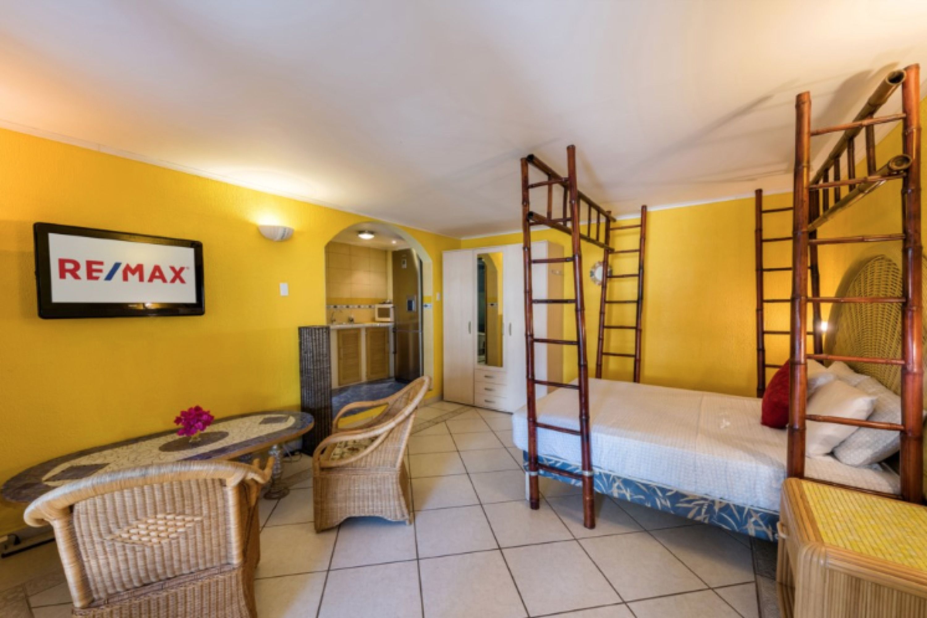 Sunflower Villa Studios by CMD