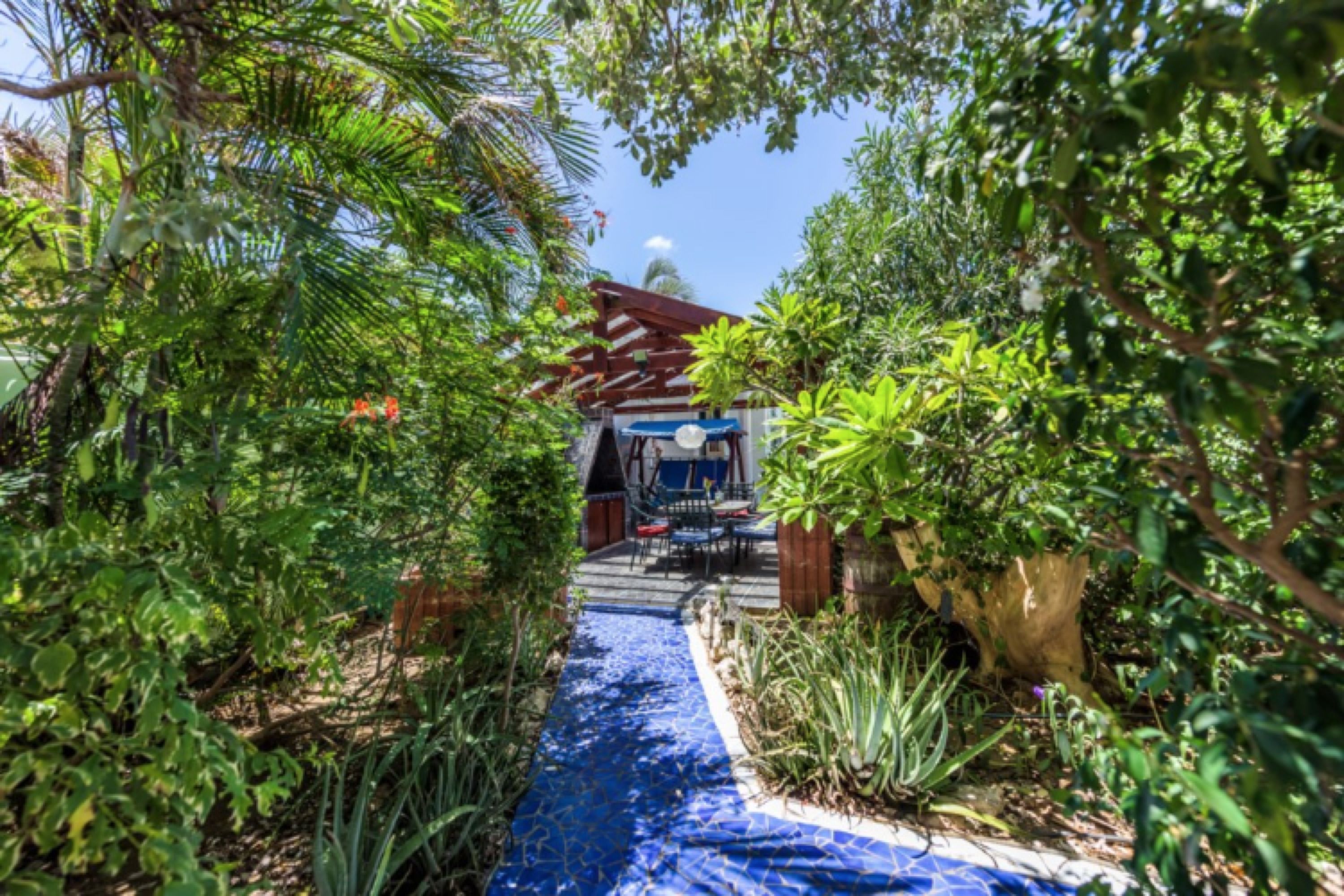 Sunflower Villa Studios by CMD