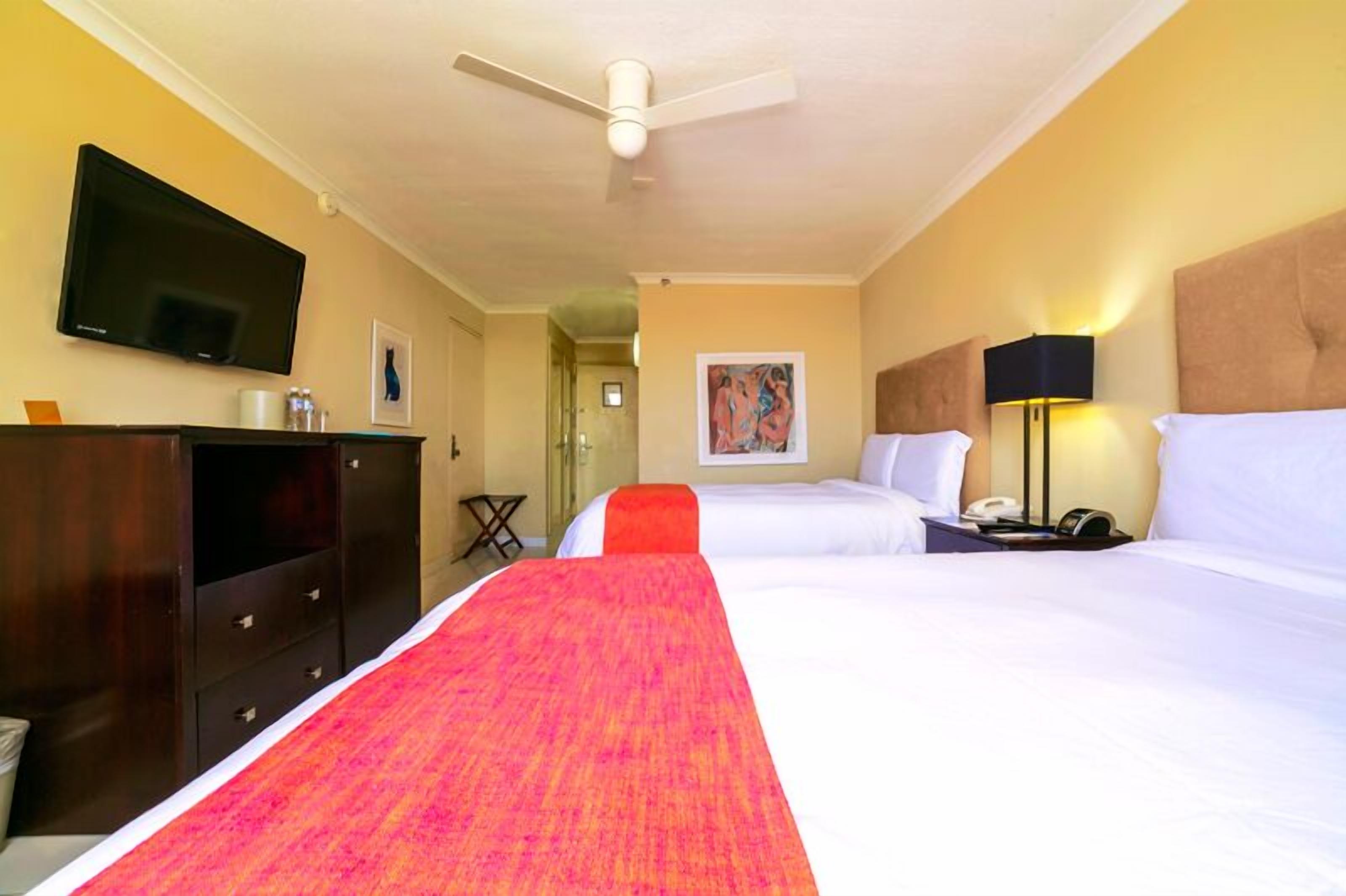 TRYP by Wyndham Aruba Adults Only Hotel