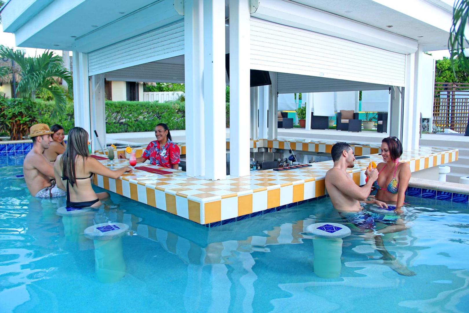 TRYP by Wyndham Aruba Adults Only Hotel