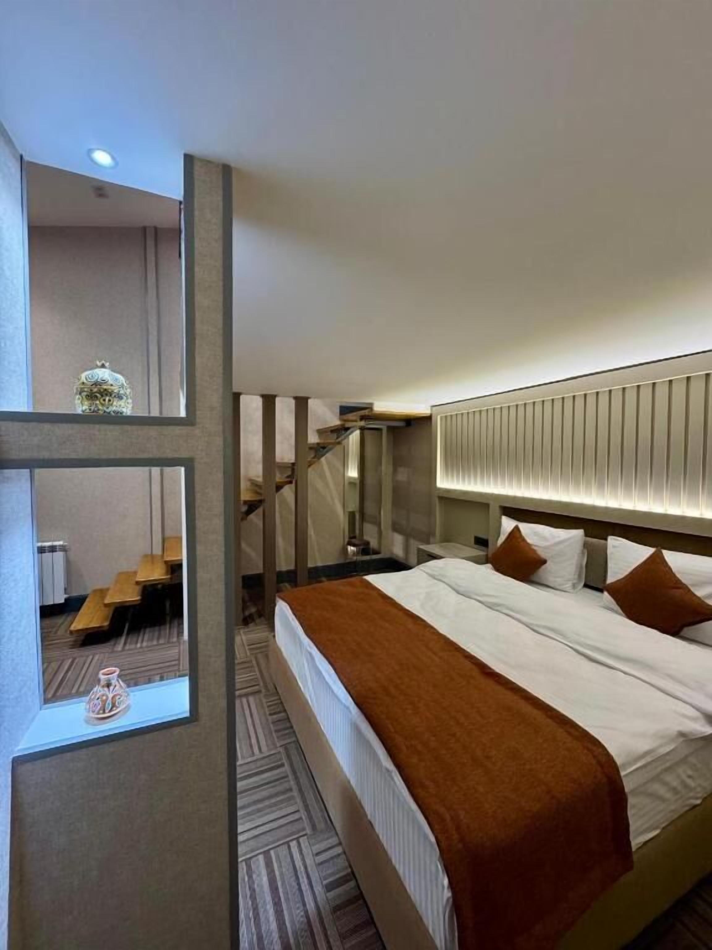Nizami Central Park Hotel