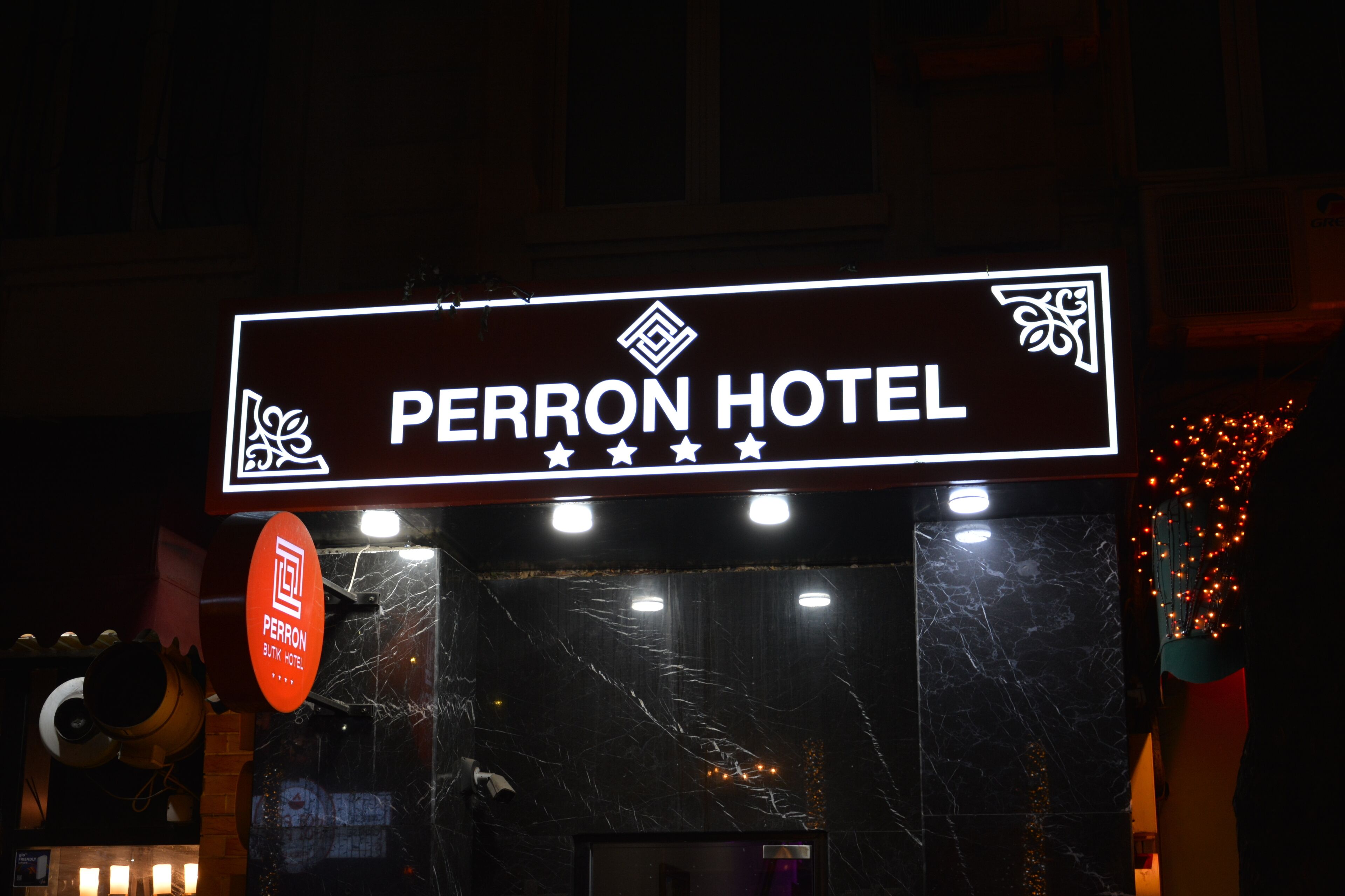 Perron Hotel