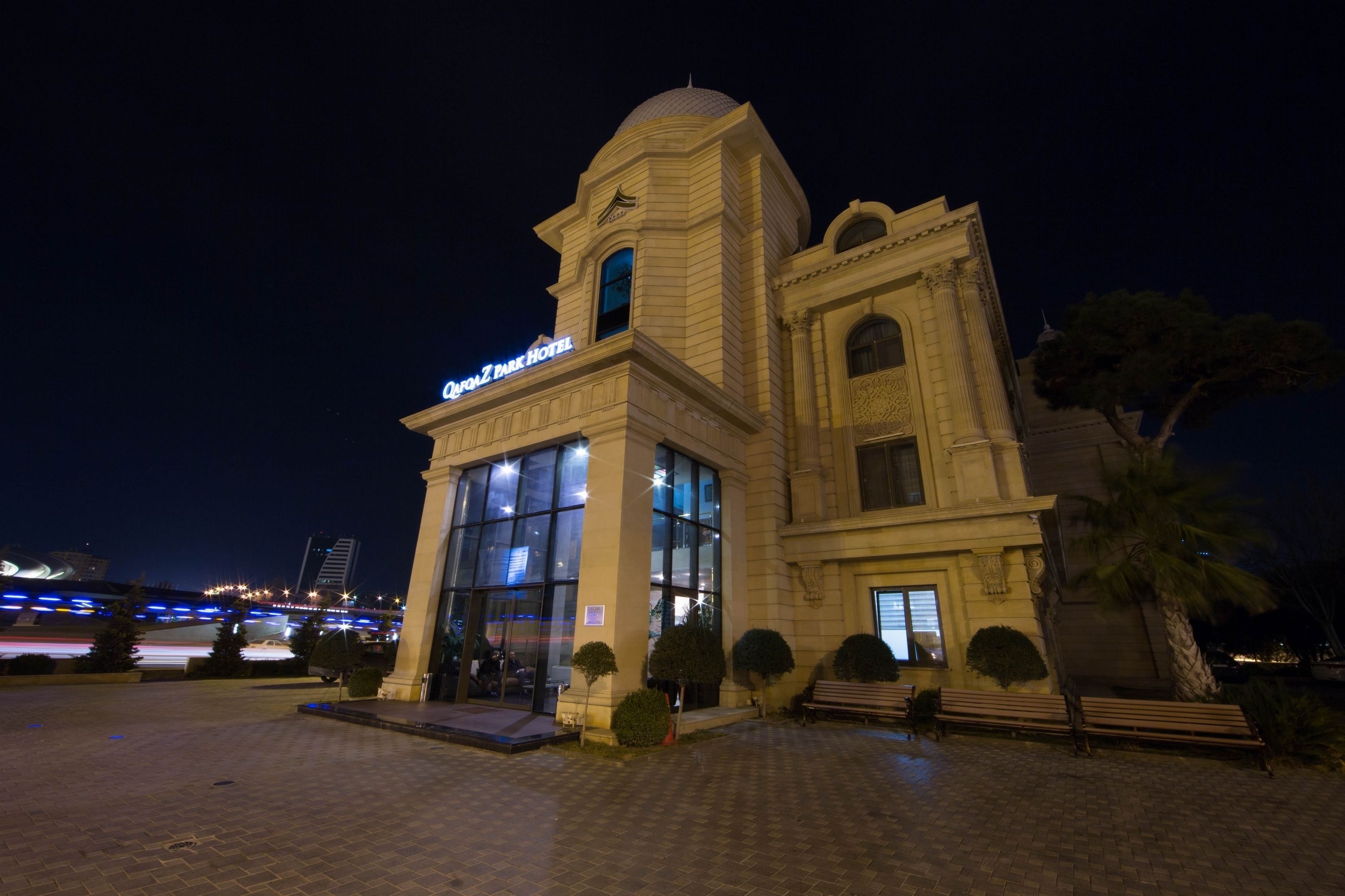 The Central Point Hotel Baku