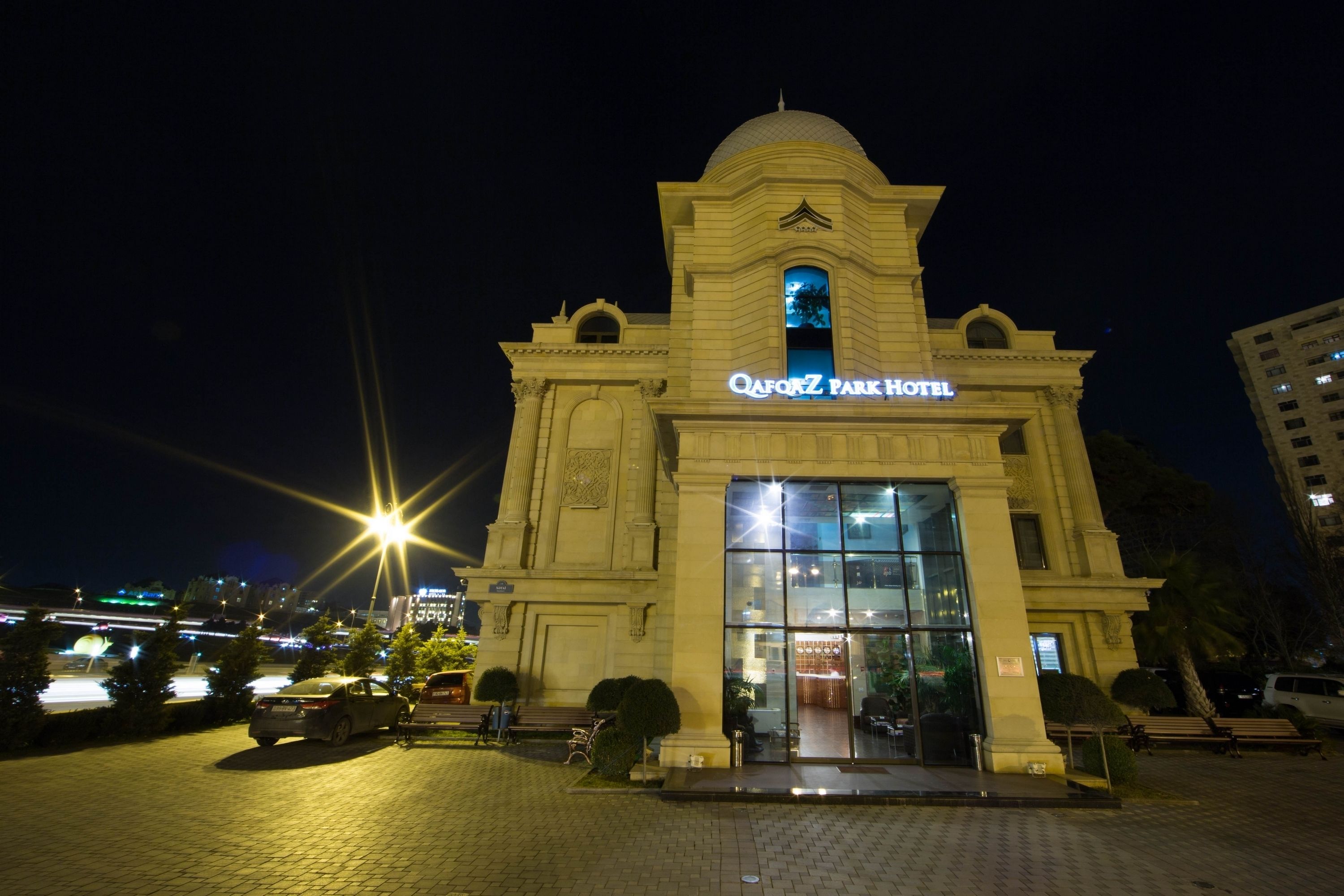 The Central Point Hotel Baku