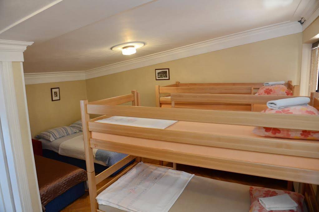 Hostel Dino