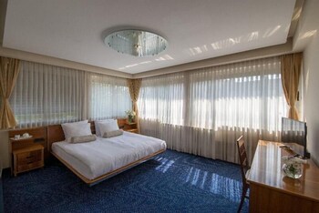 Hotel Brass