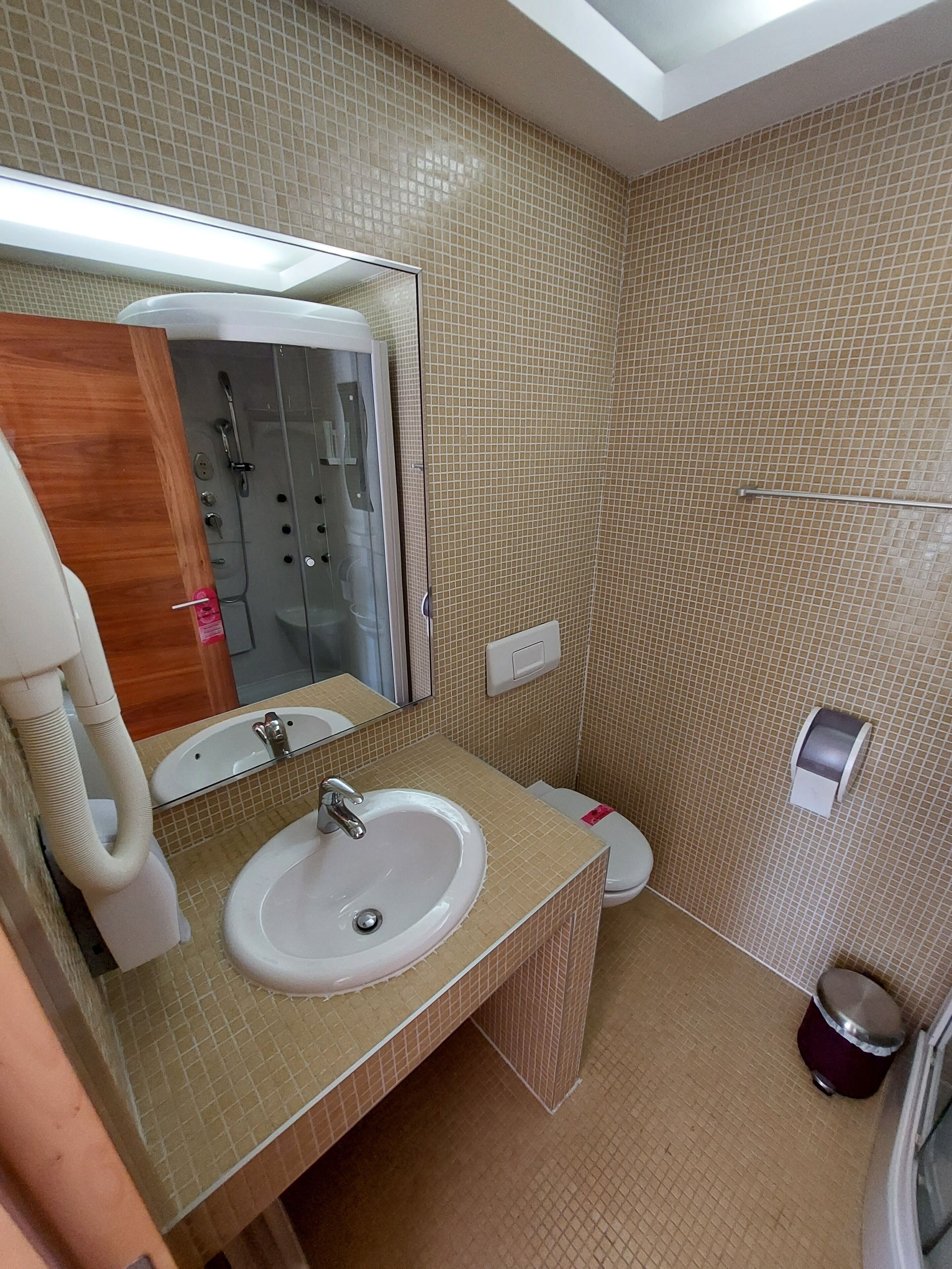 Hotel Brass