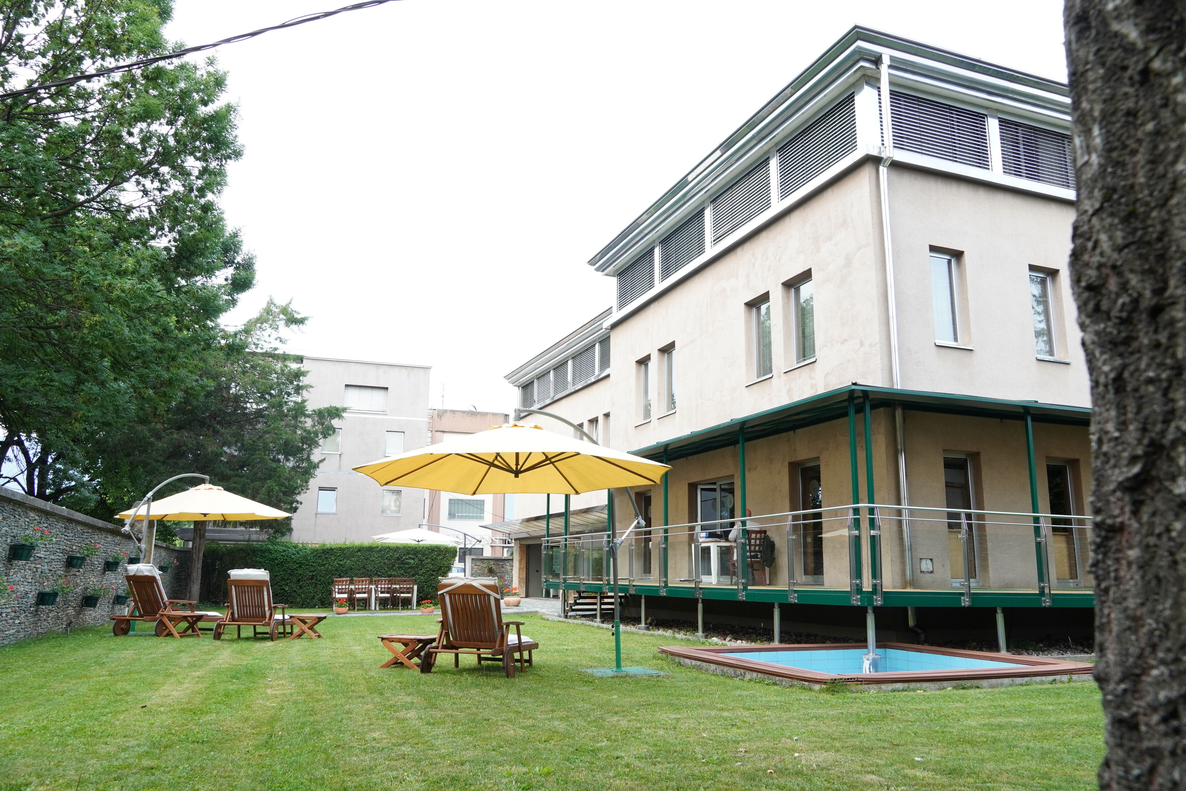 Hotel Brass