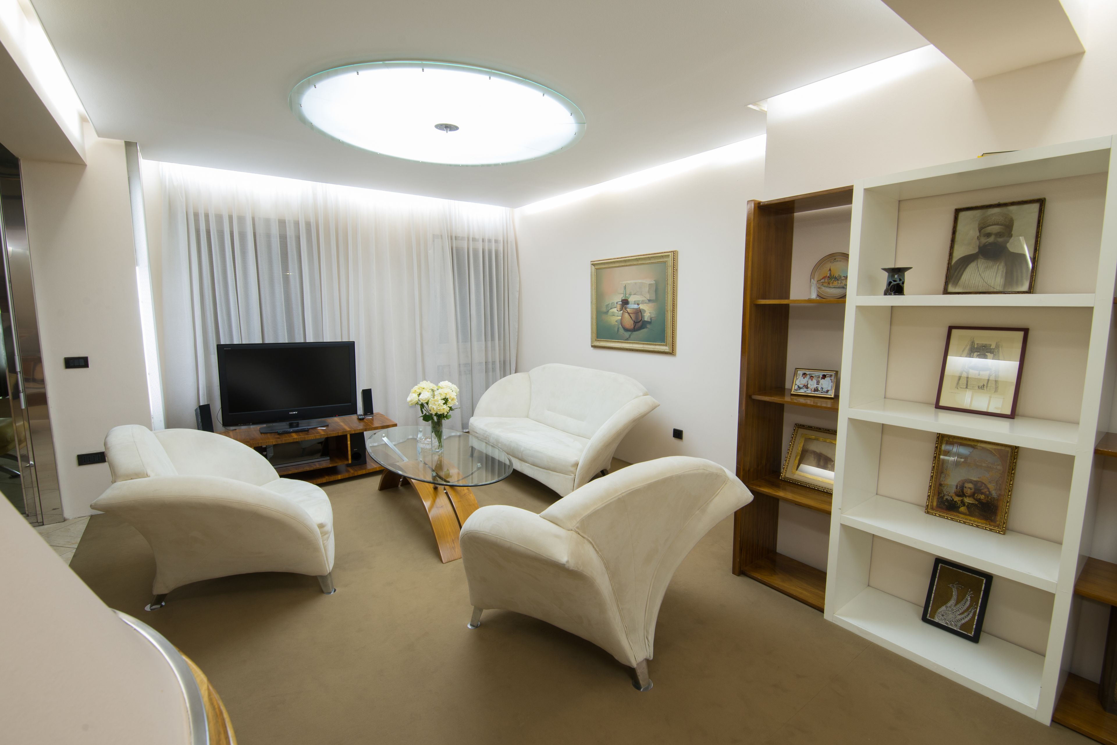 Hotel Brass