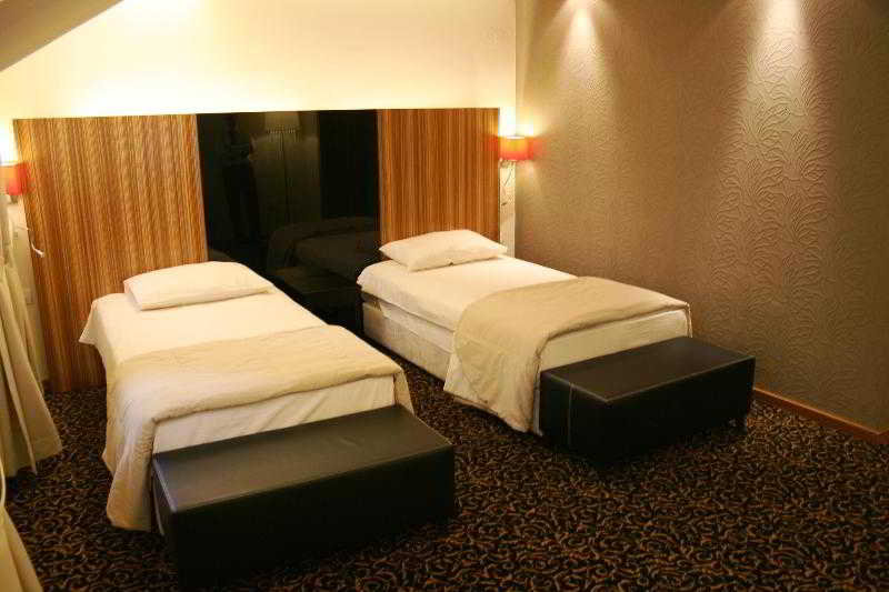 Hotel Crystal