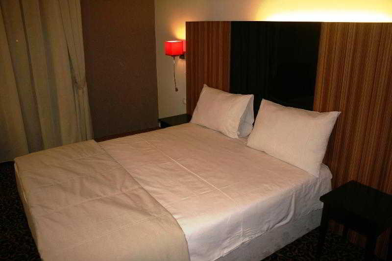 Hotel Crystal