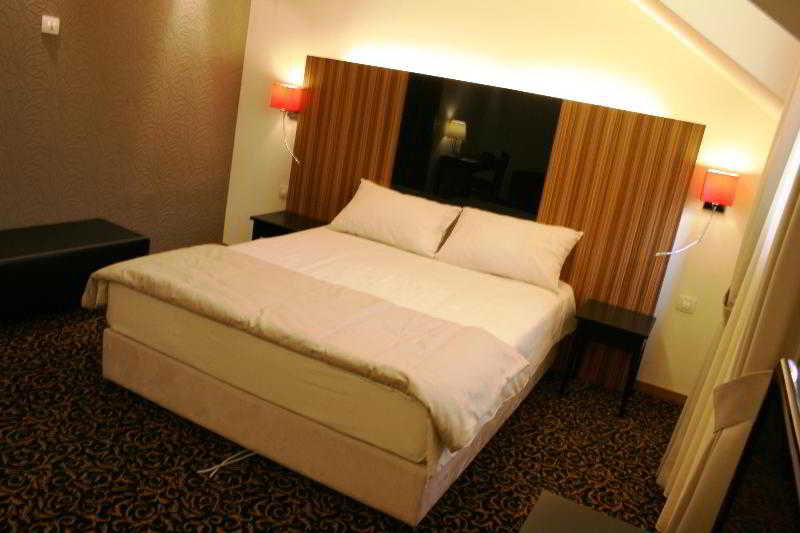 Hotel Crystal