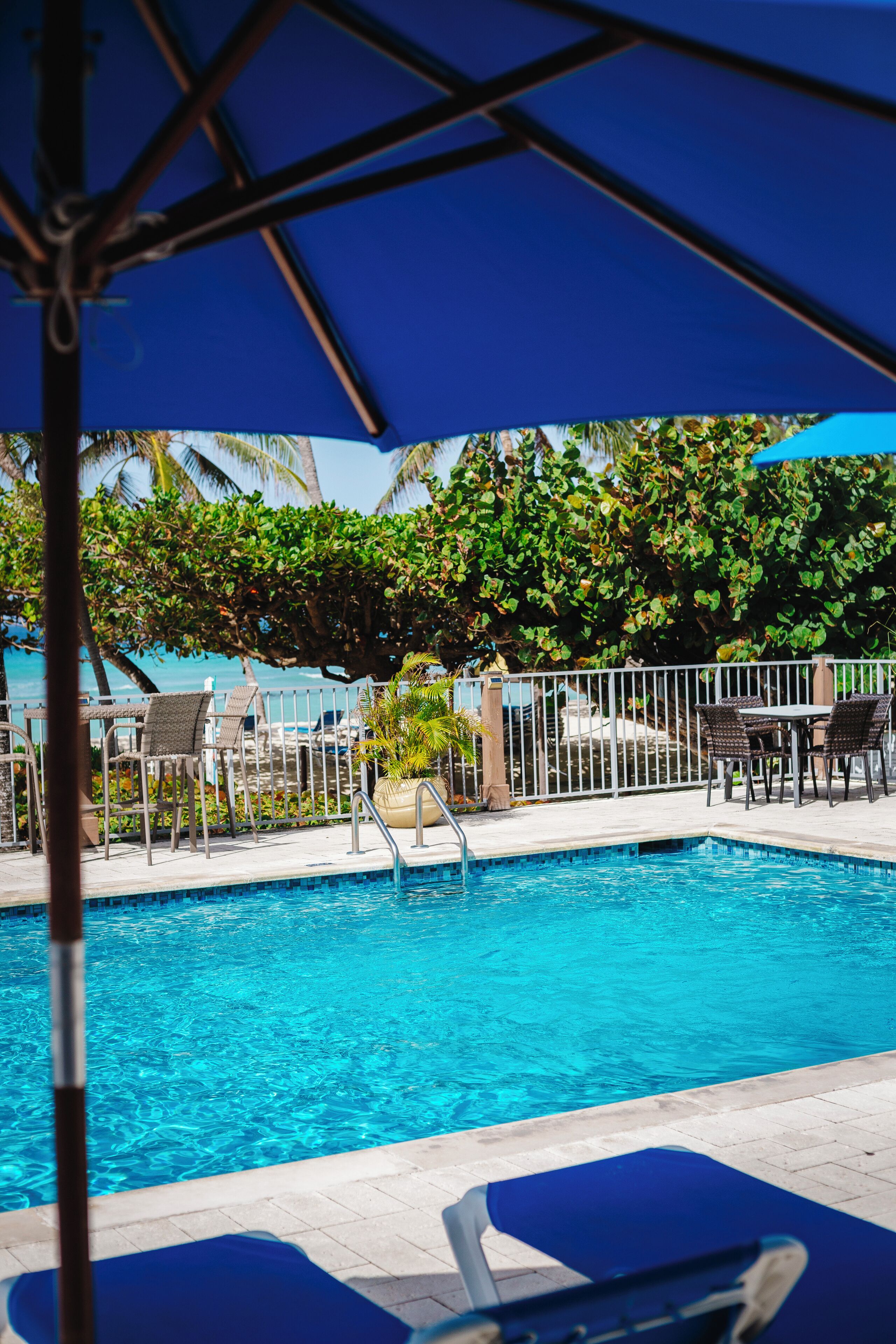 Coconut Court Beach Hotel