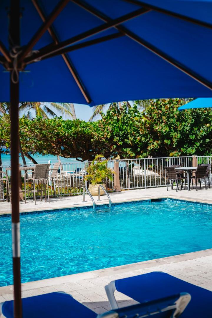 Coconut Court Beach Hotel