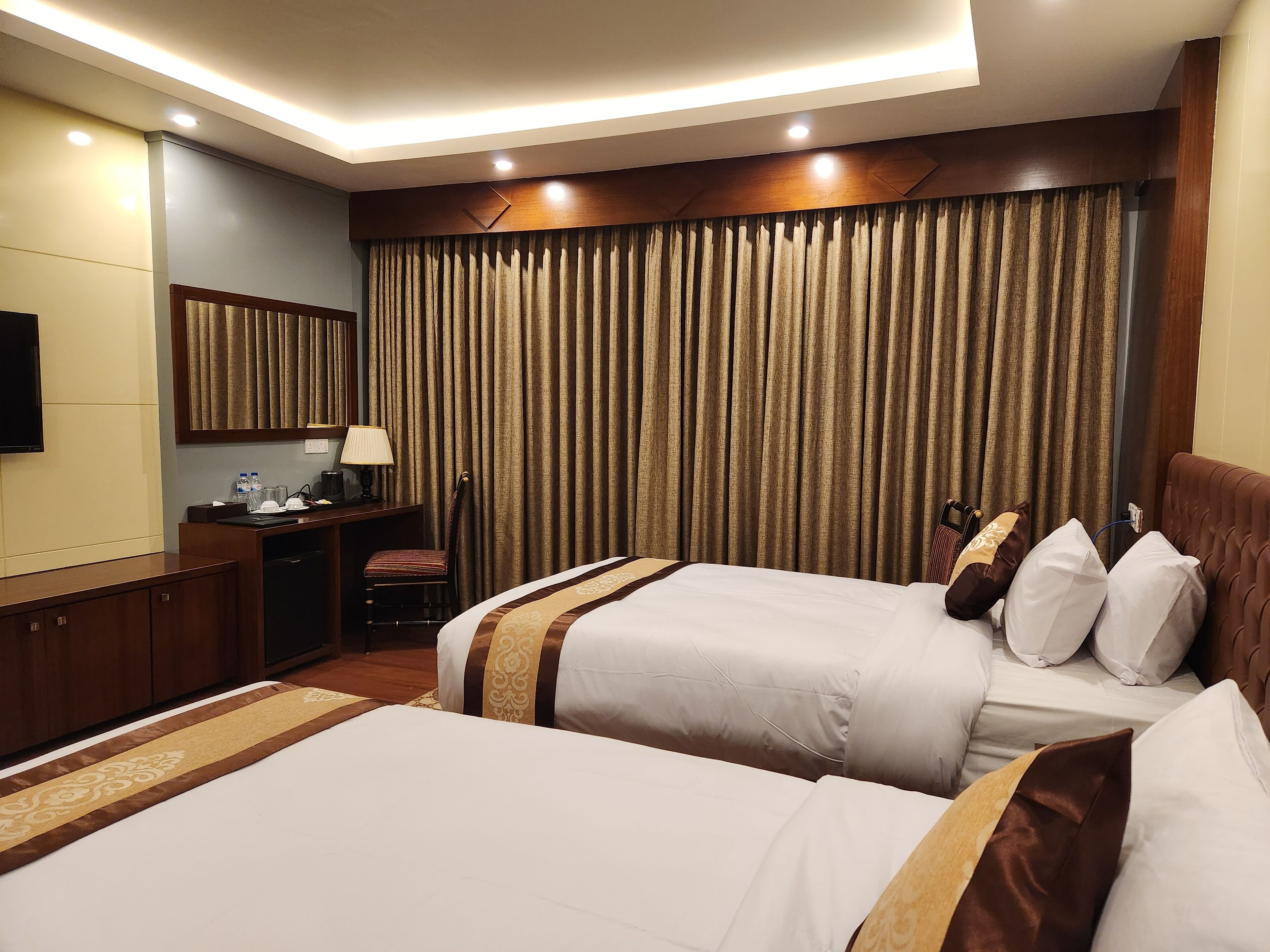 Paragon Hotel And Resort