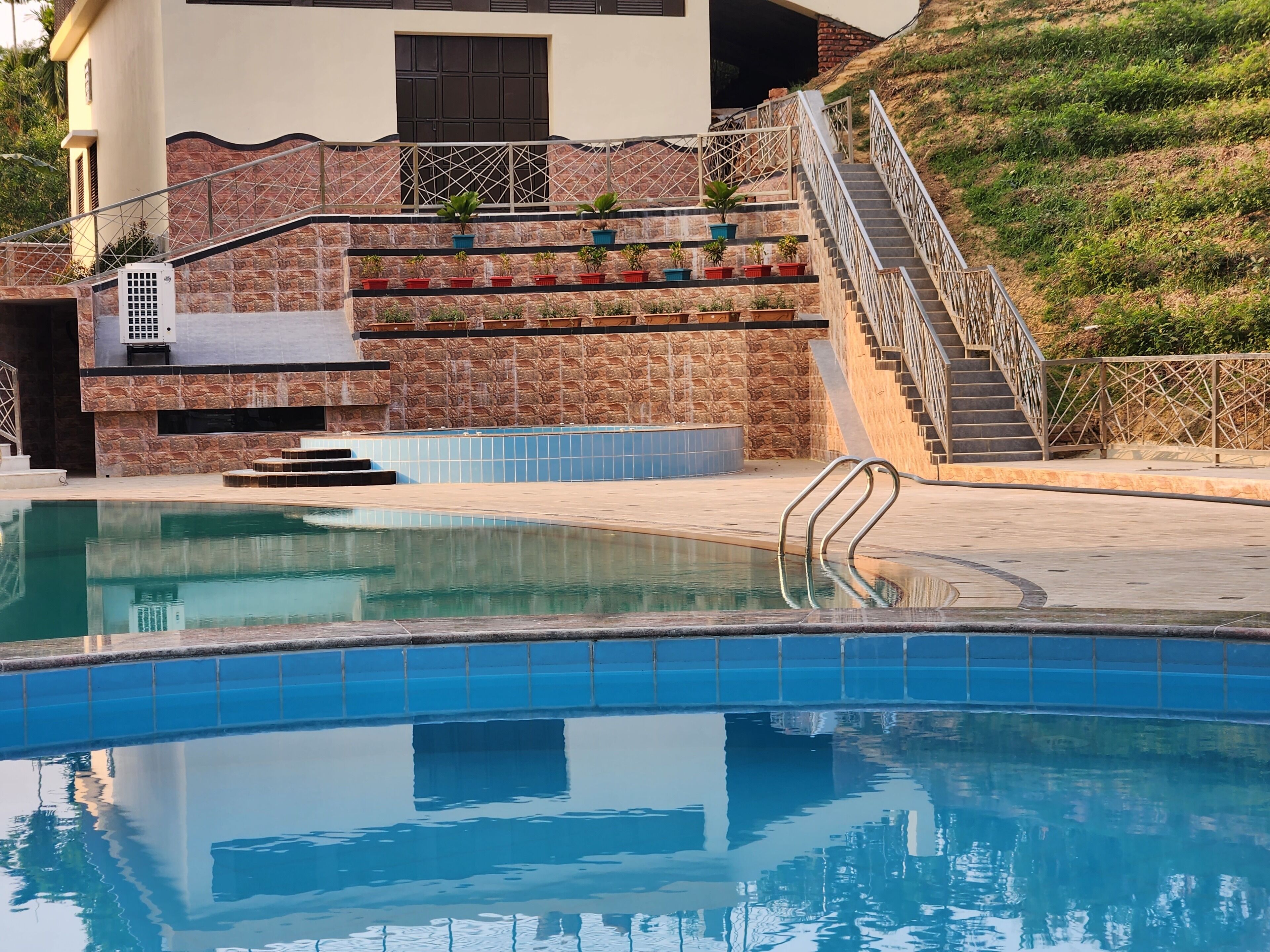 Paragon Hotel And Resort