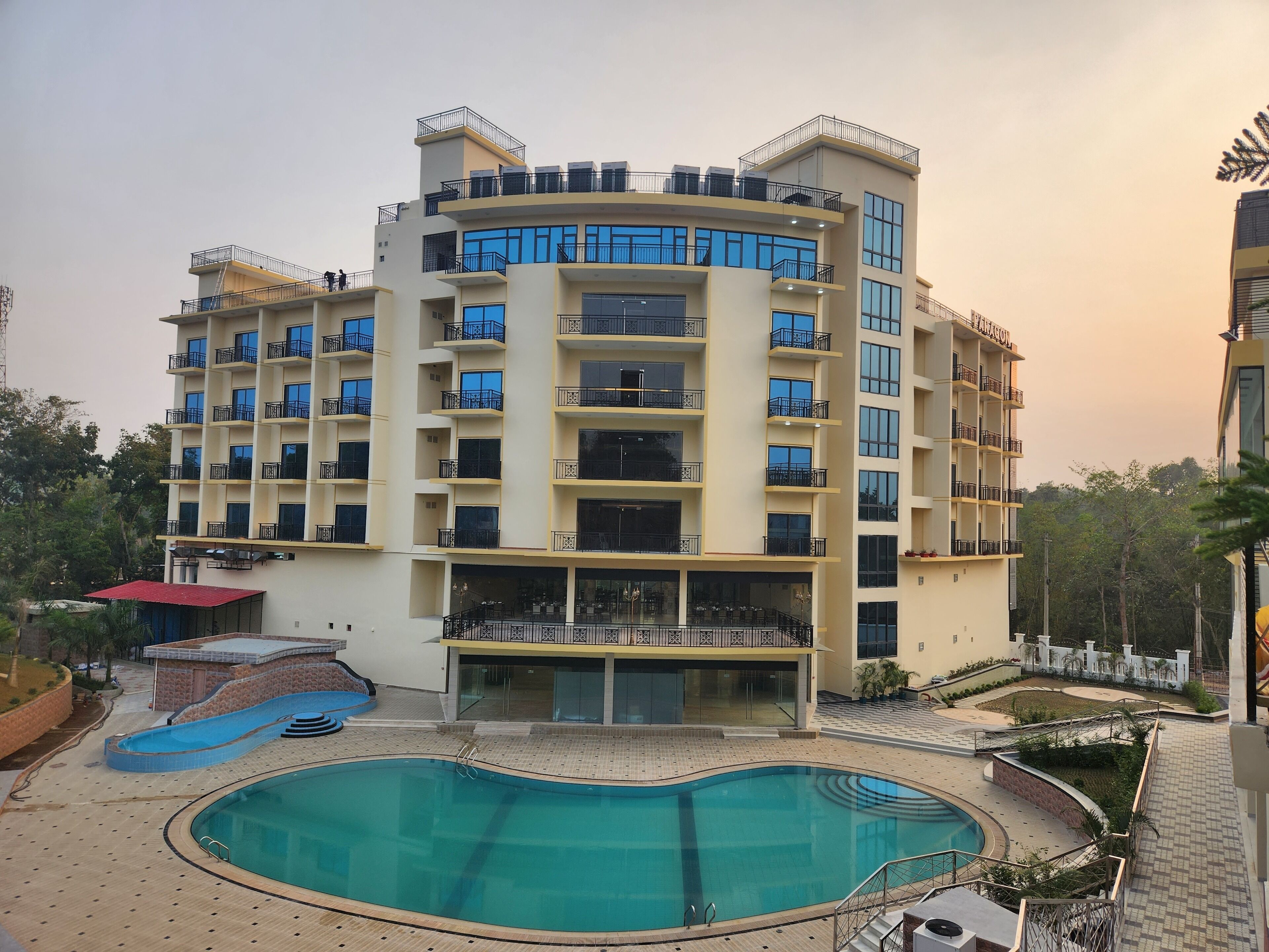 Paragon Hotel And Resort