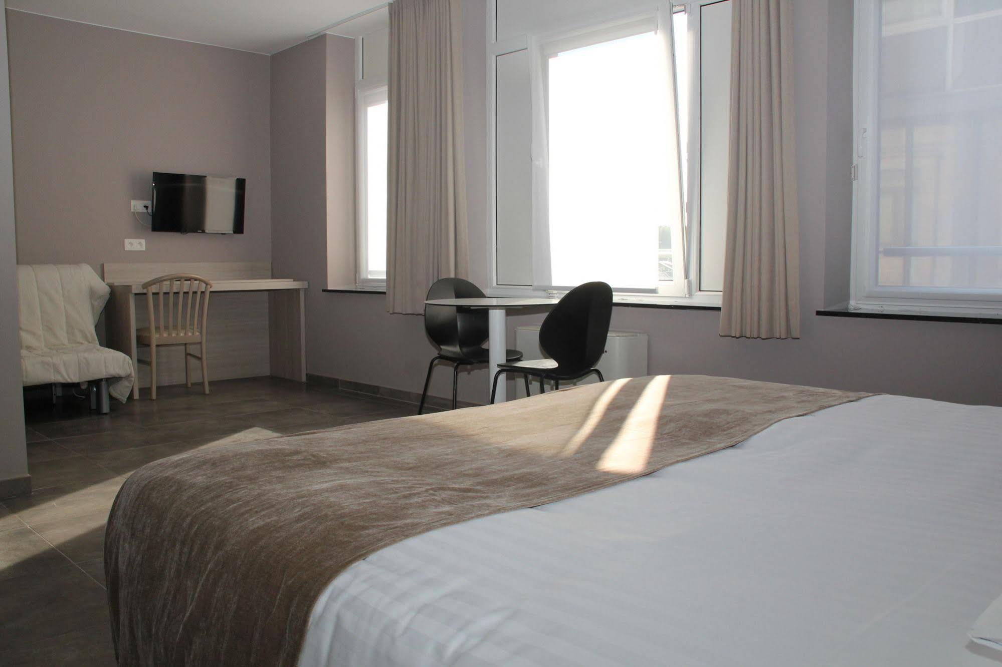 Hôtel-Selfotel La Louve