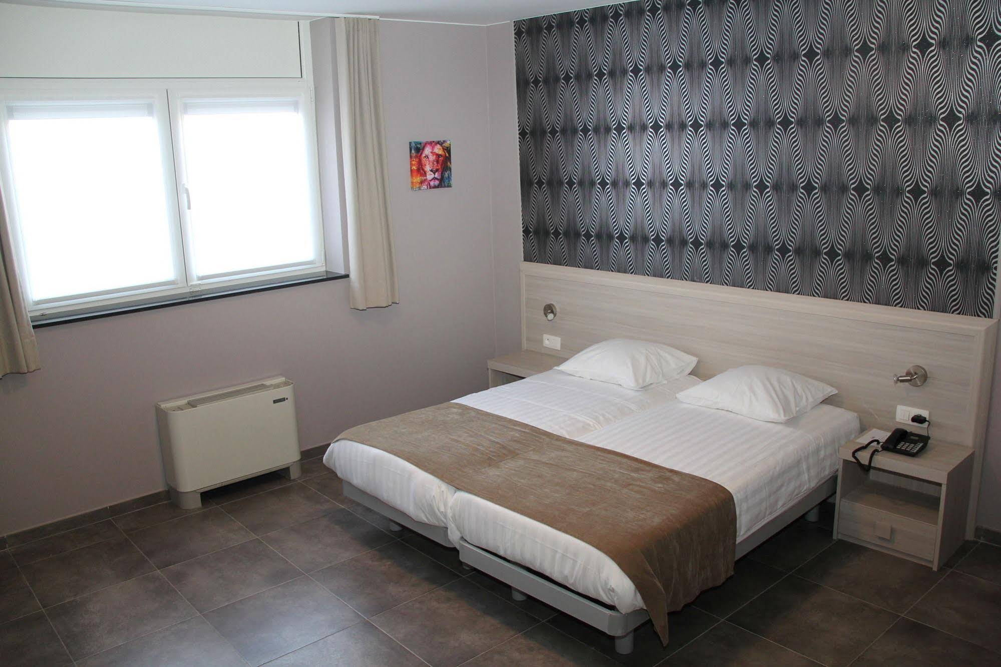 Hôtel-Selfotel La Louve