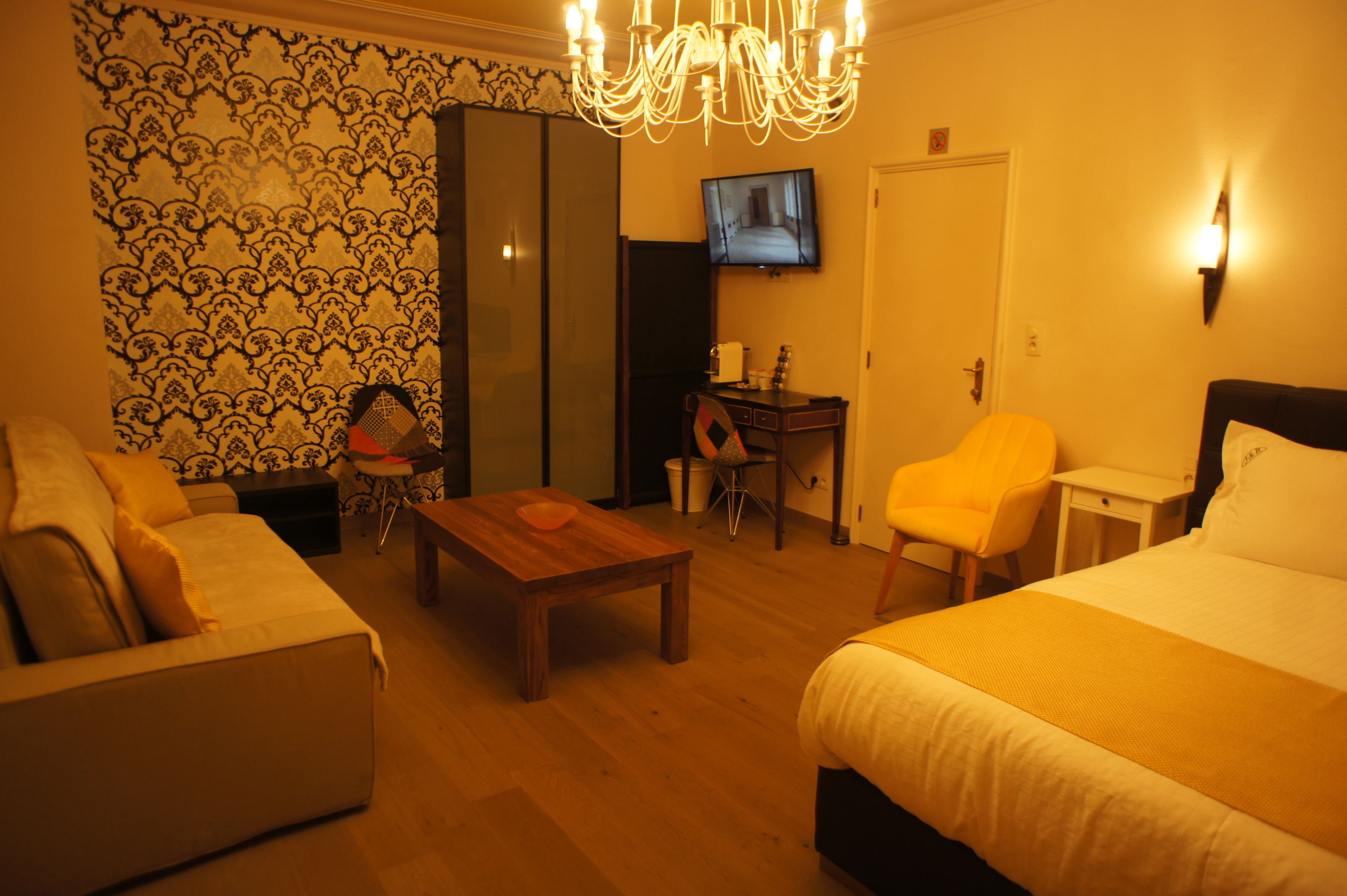 J and R Brussels City Apartment Van Zande