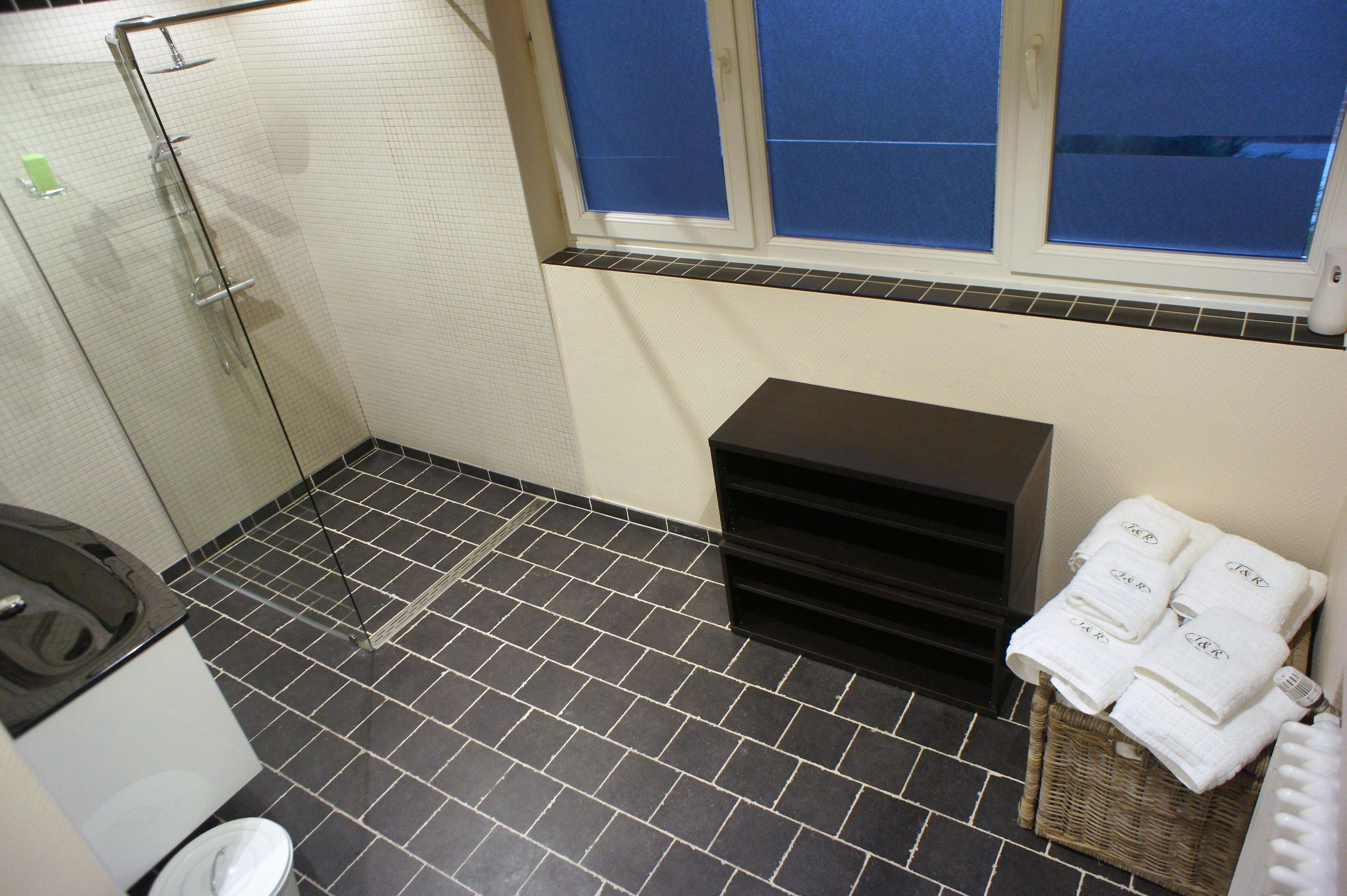 J and R Brussels City Apartment Van Zande
