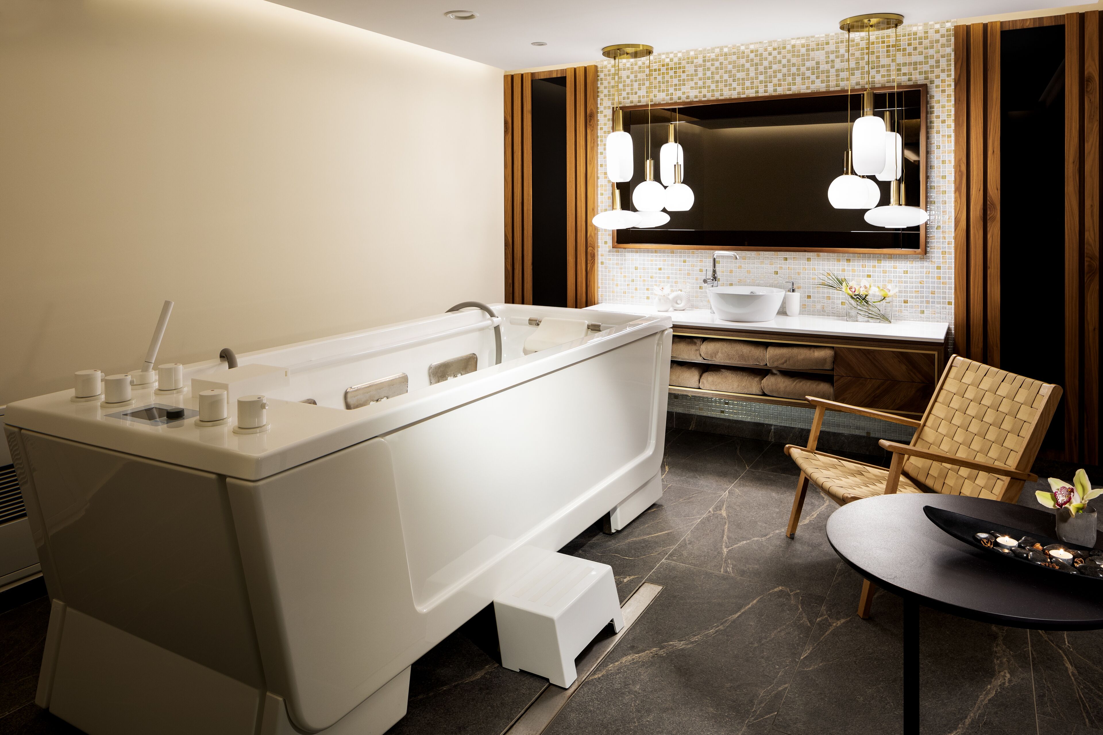 Kings' Valley Medical & Spa Hotel
