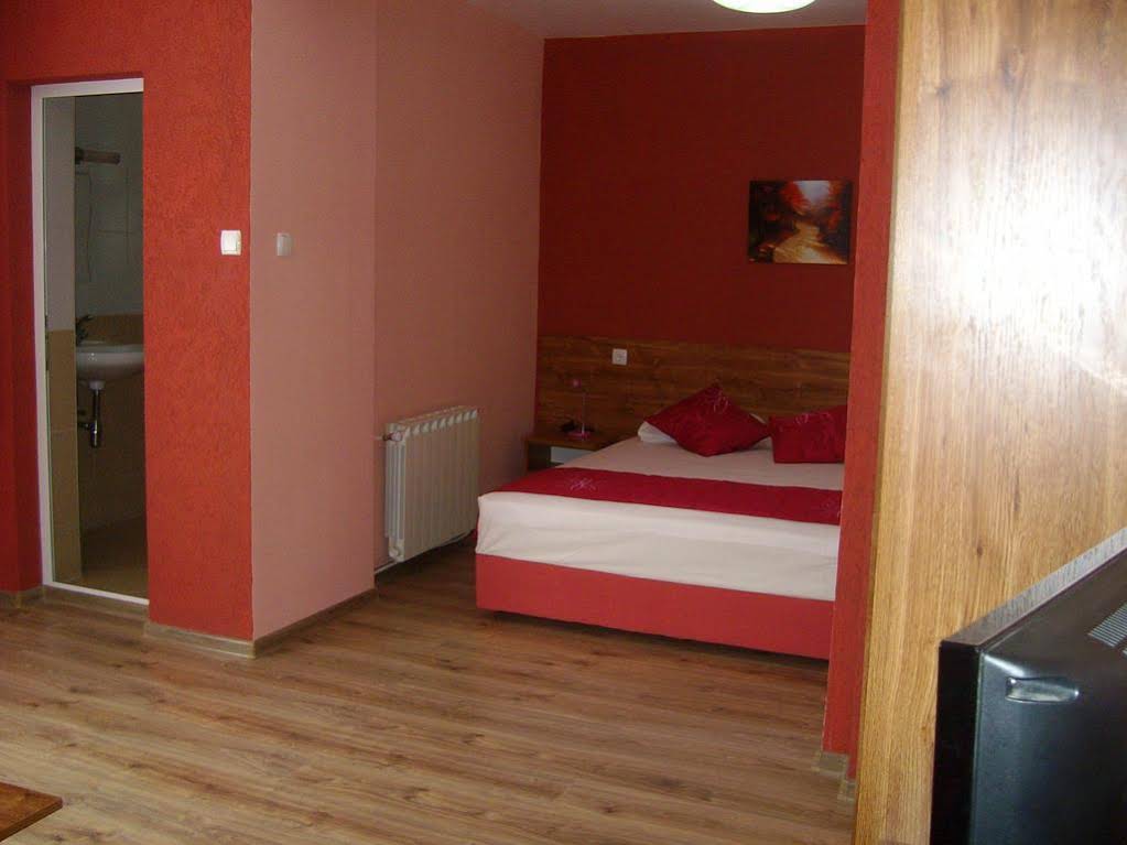 Family Hotel Flora