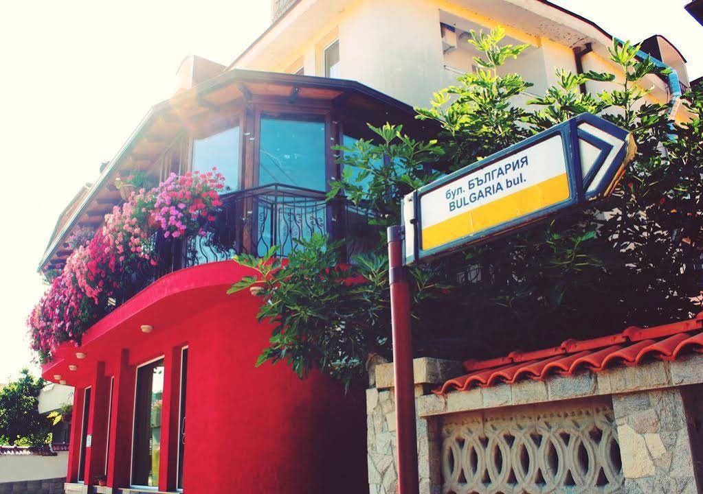 Family Hotel Flora