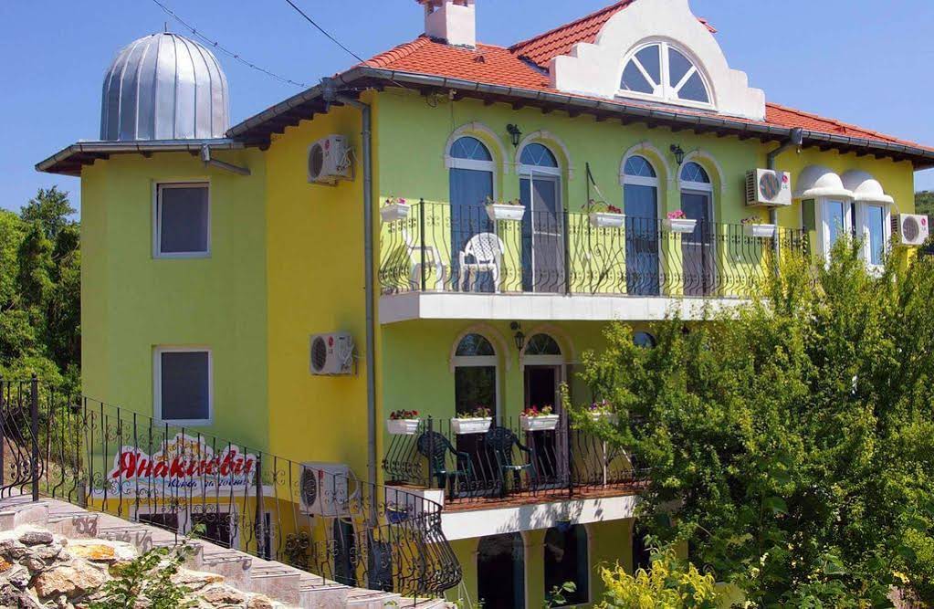Guest House Yanakievi
