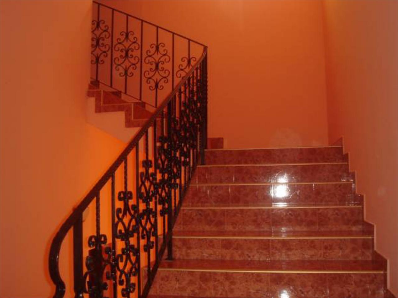 Irish Rover Hotel