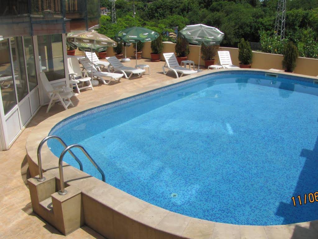 Paris Hotel