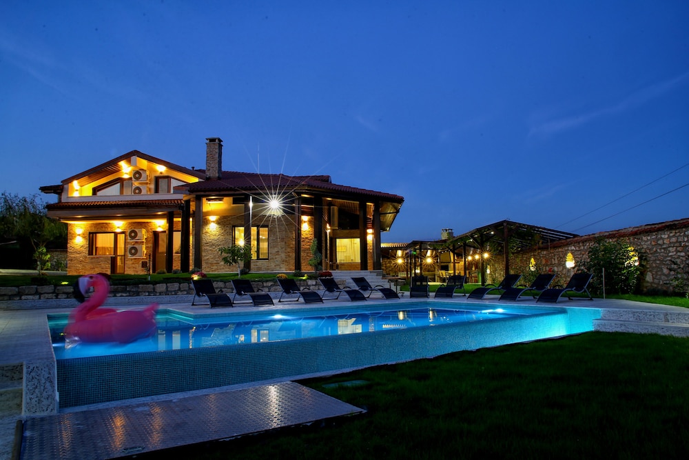 Villa Heaven Hills