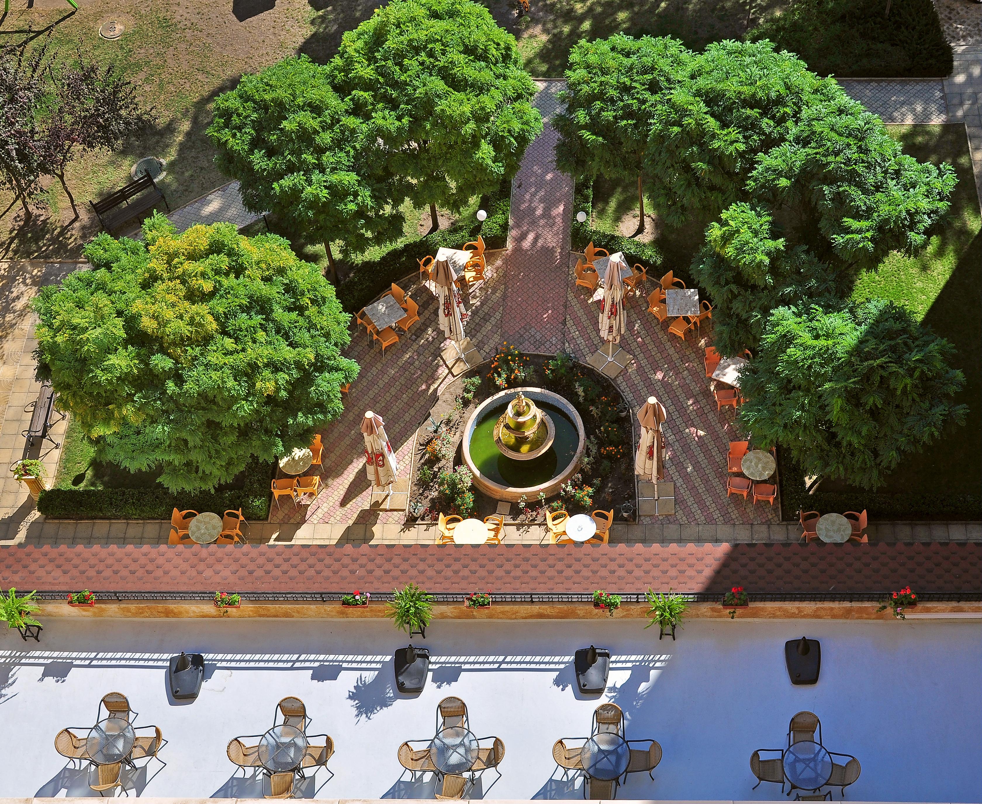 Paradise Green Park Hotel & Apartments