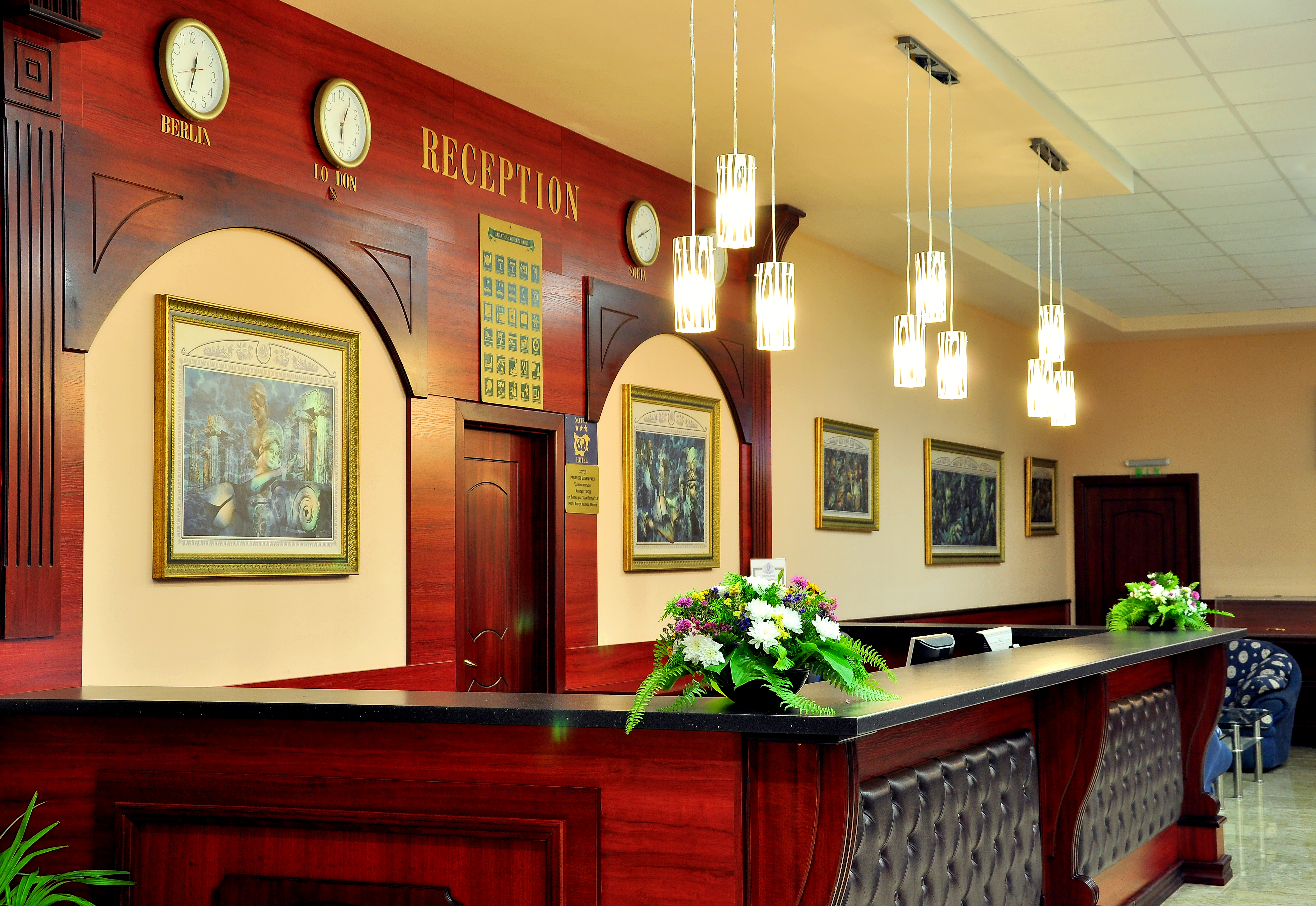 Paradise Green Park Hotel & Apartments