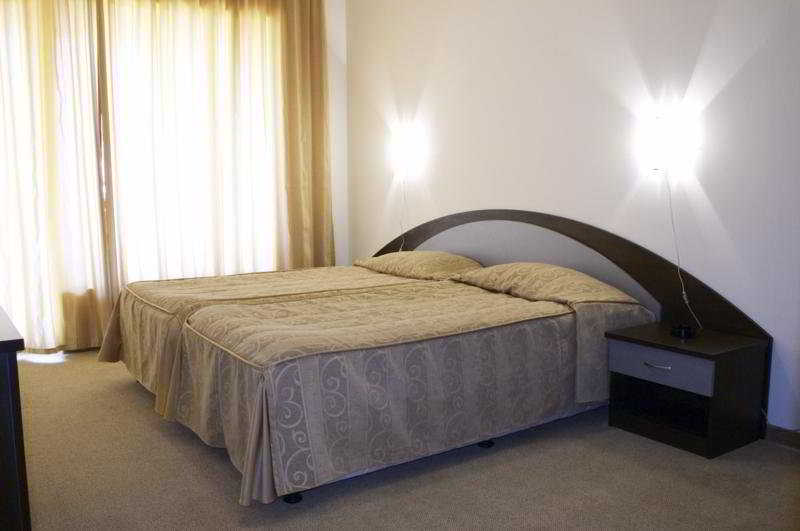 Paradise Green Park Hotel & Apartments