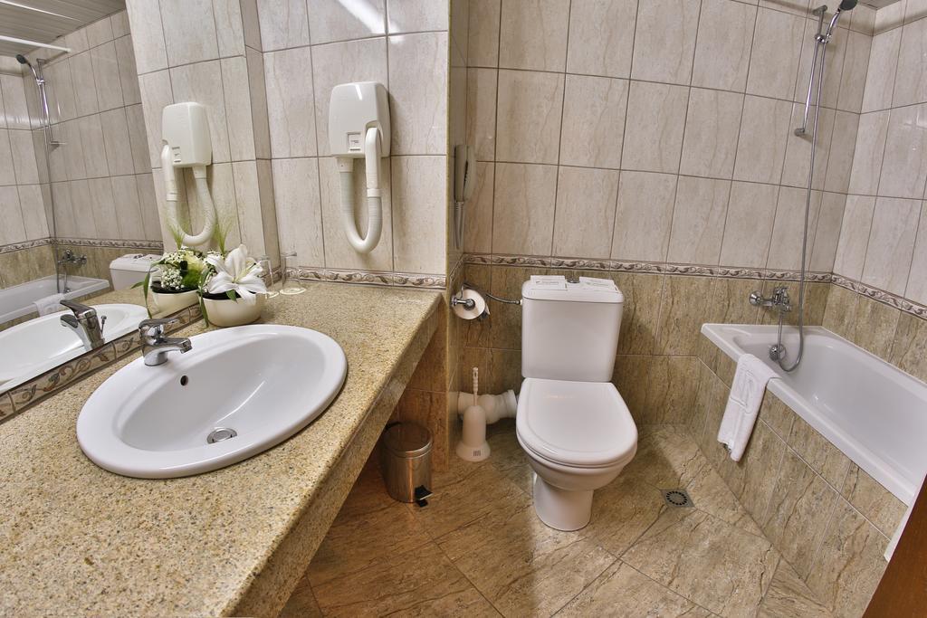 HVD Riviera Beach Hotel