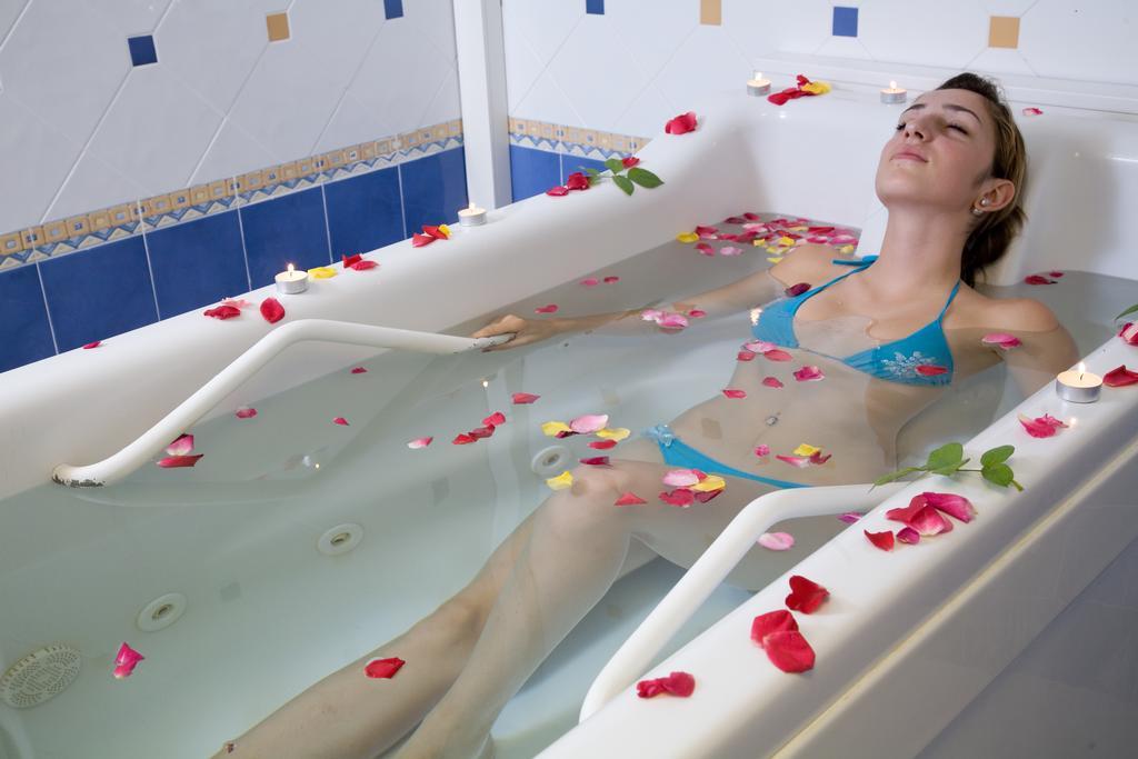 HVD Riviera Beach Hotel