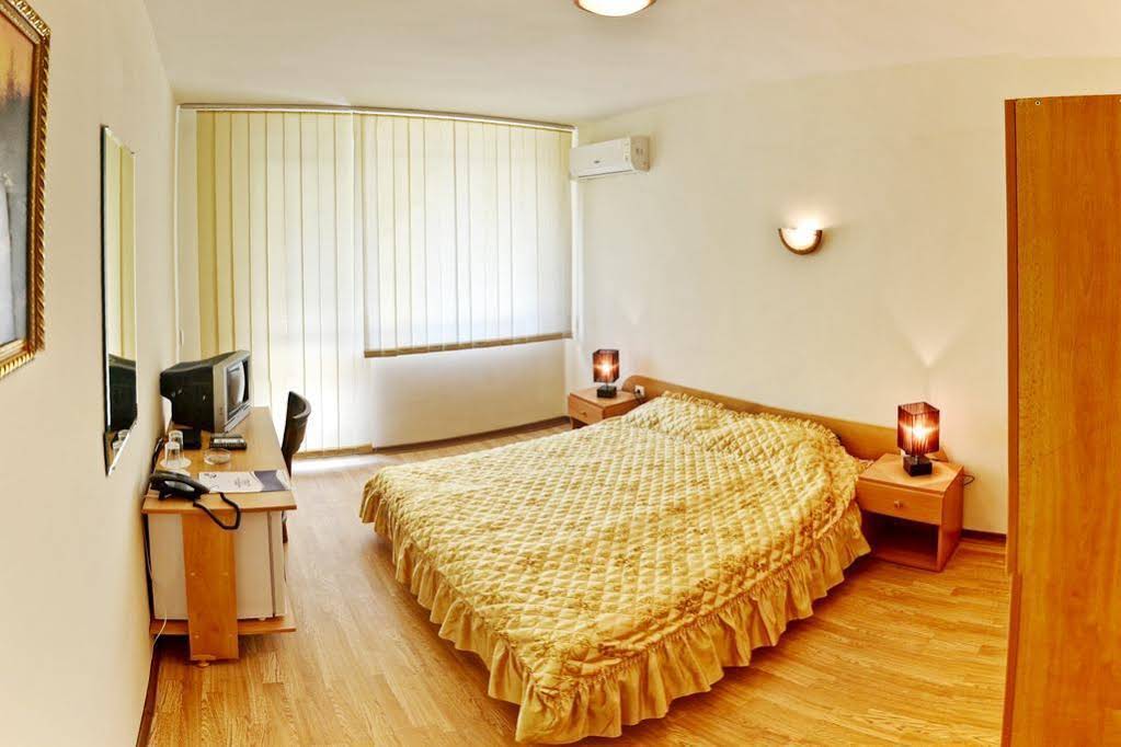 Sea Wolf Hotel