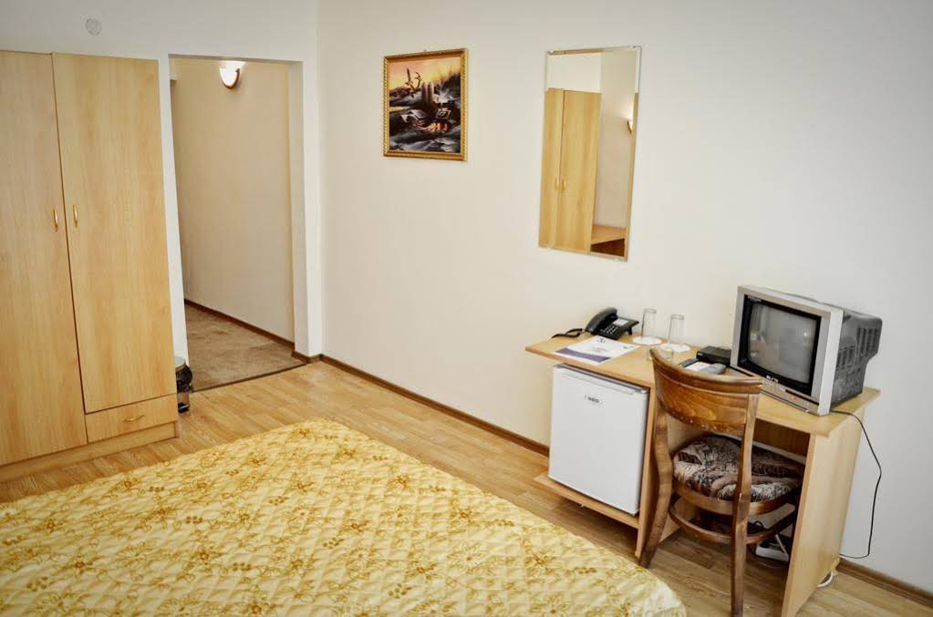 Sea Wolf Hotel