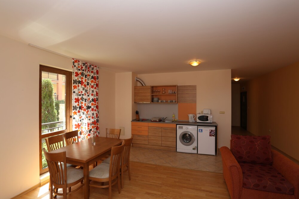 Galeria Holiday Apartments-obzor