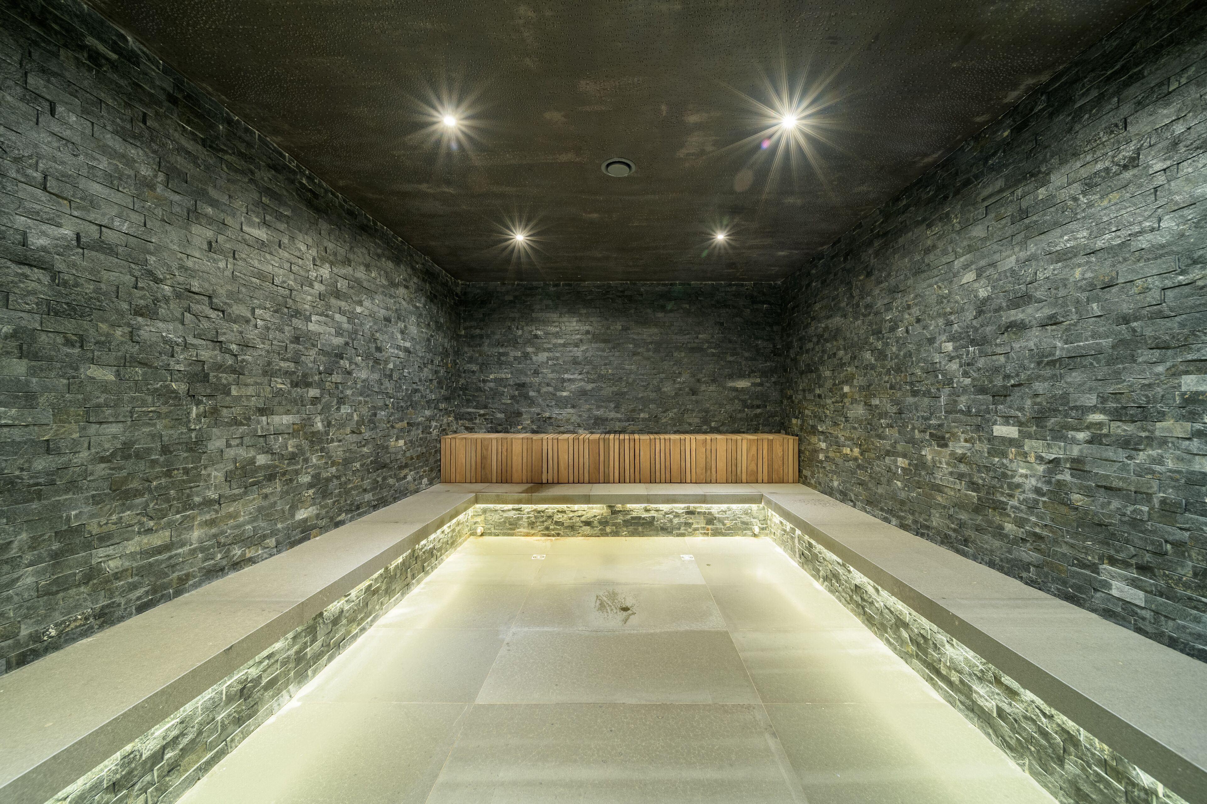 Ensana Aquahouse Hotel